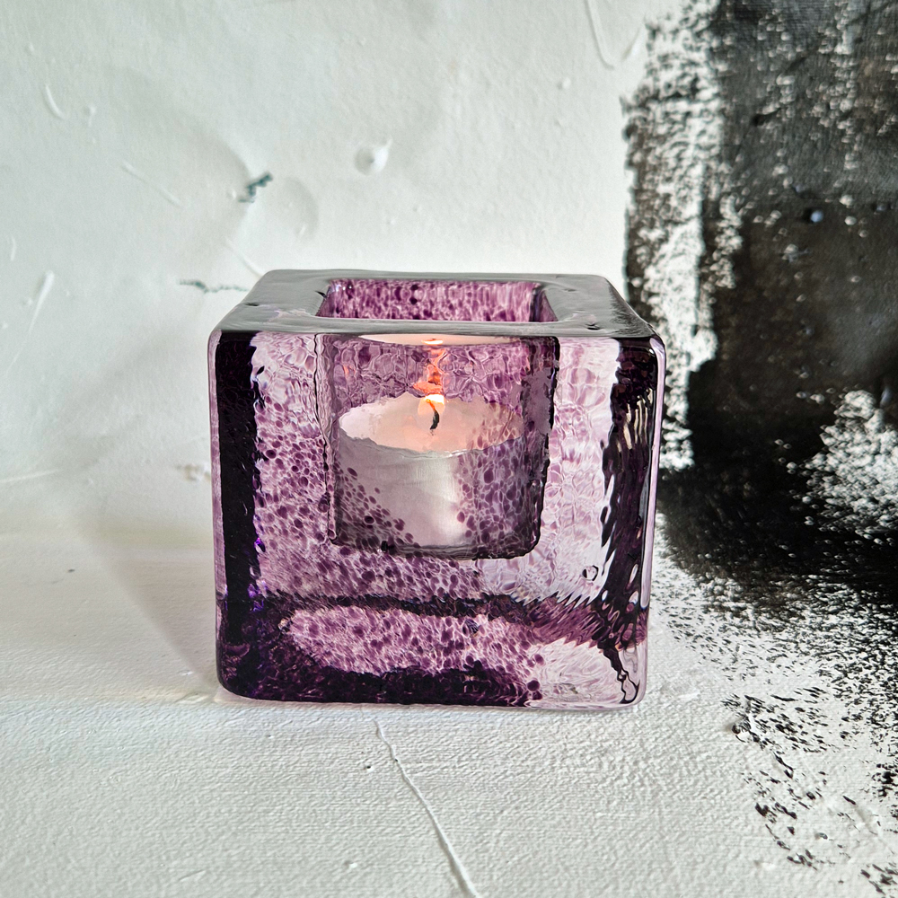 vintage LJUSLYKTA glas, klar/lila, design Brick av Anna Ehrner för Kosta Boda, h 7,5 cm - 6