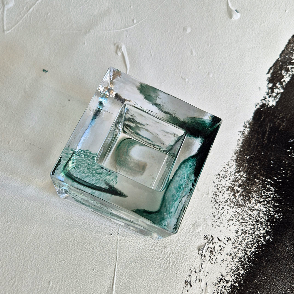 vintage LJUSLYKTA glas, klar/grönt, design Brick av Anna Ehrner för Kosta Boda, h 7,5 cm - 6