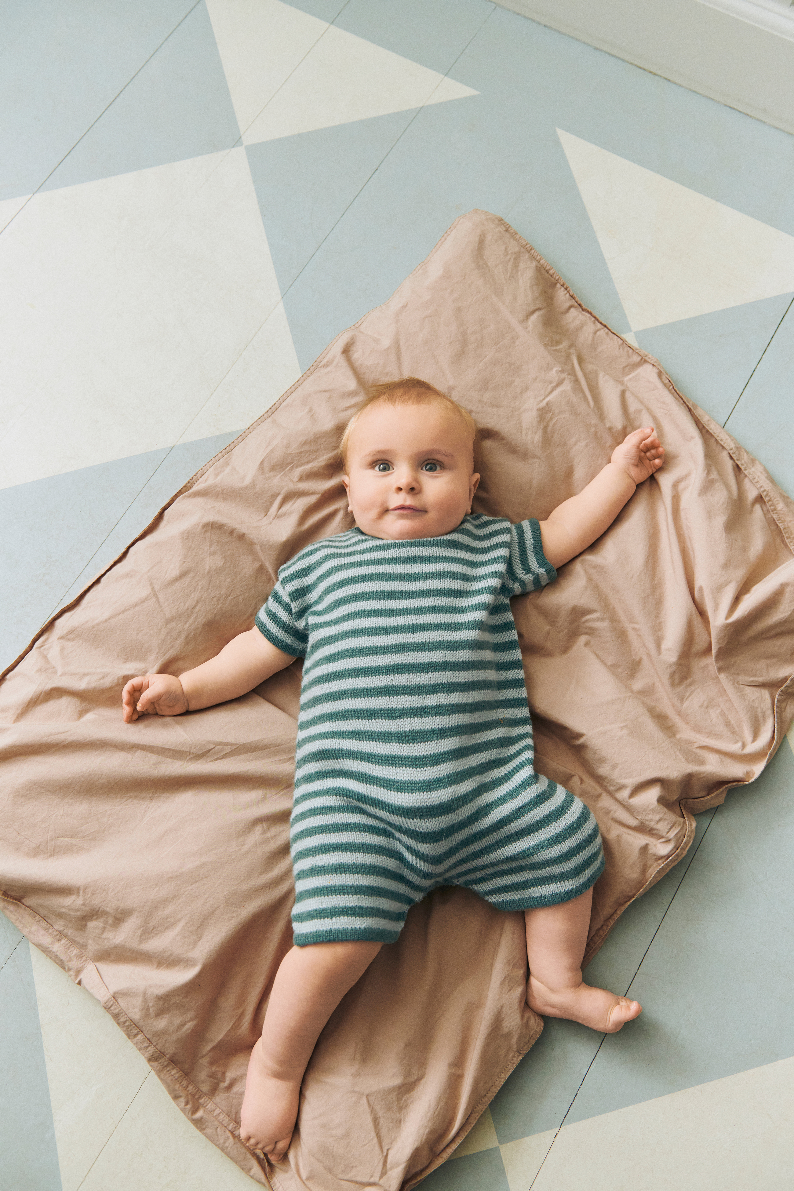 Sandnes Theodore Playsuite Baby 2603_05  (27 m st 3)