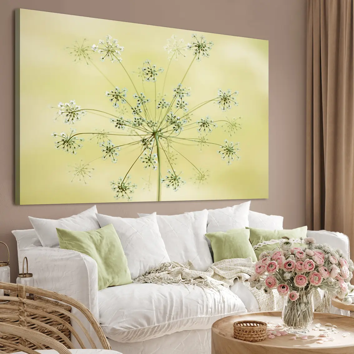 Lerretsbilde med skjøre frøstander i mykt lys. Motivet viser botaniske former som skaper ro og romfølelse.