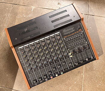 Roland PA-250 mixer w spring reverb, used