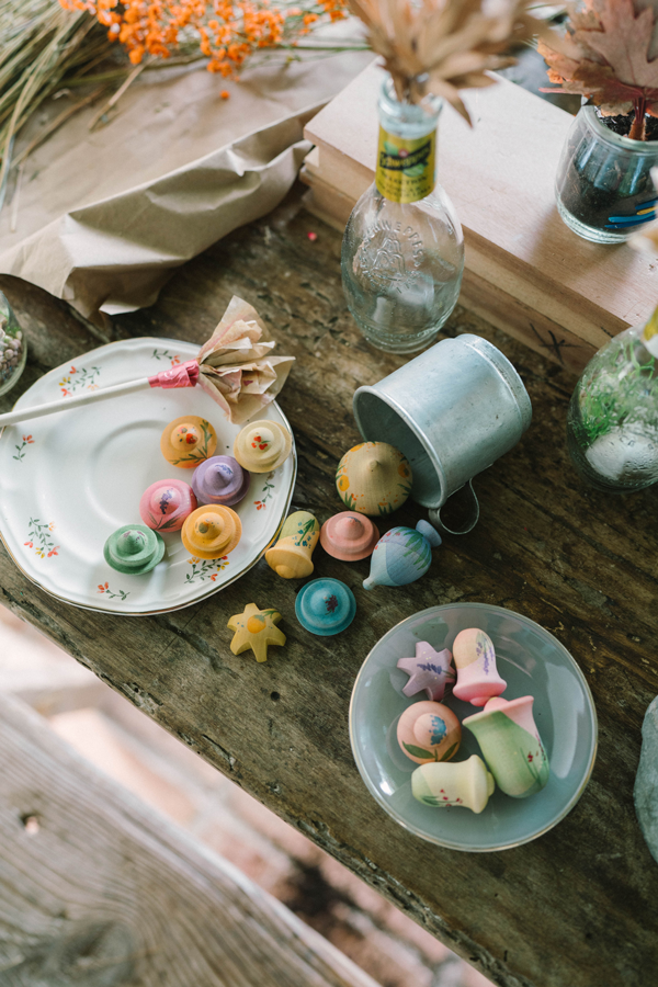 Flower Meadow Pedagogisk aktivitetsleksak Blomster äng i trä från Grapat - 26-285