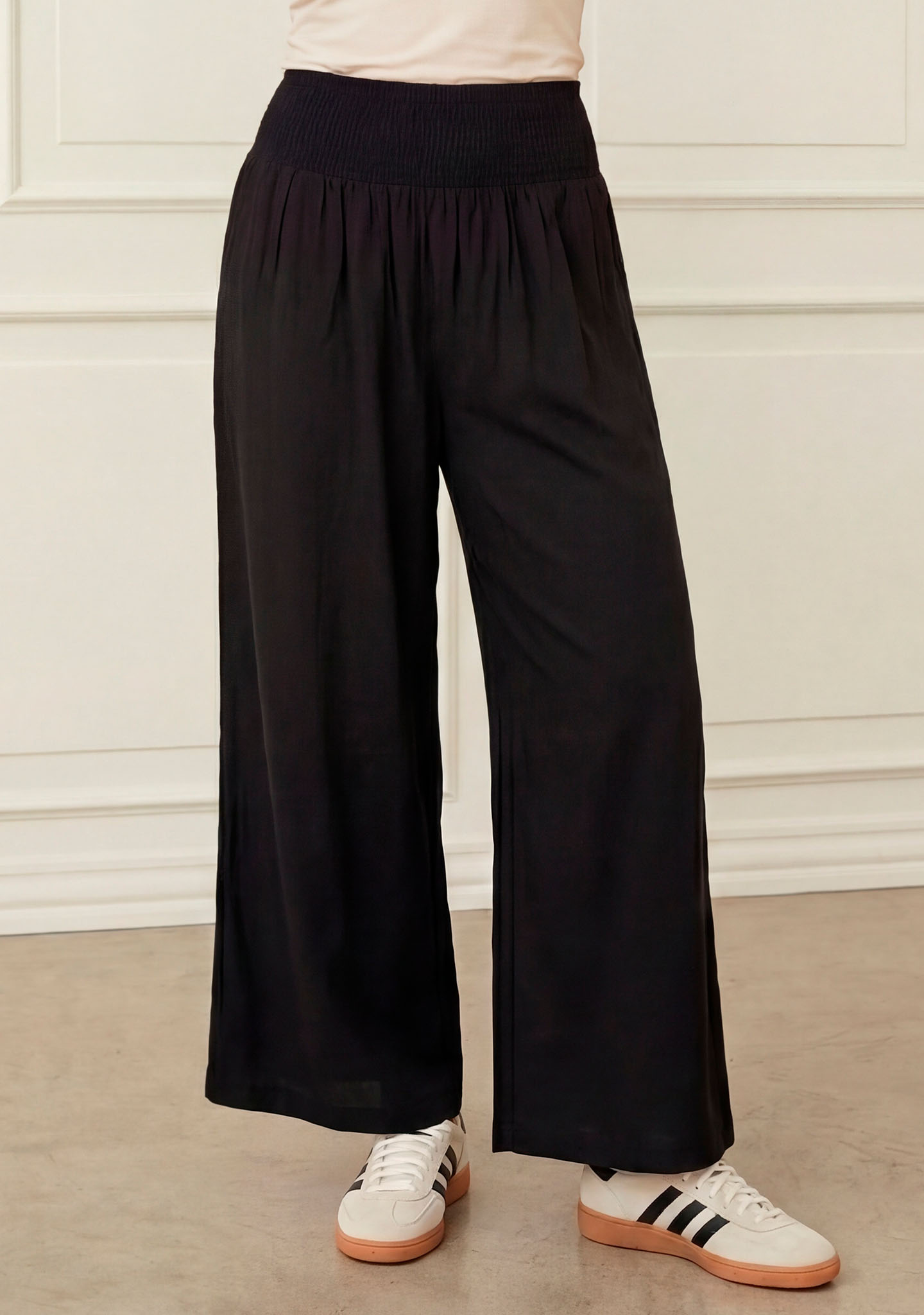 Ane Smock Pant - Black - Isay