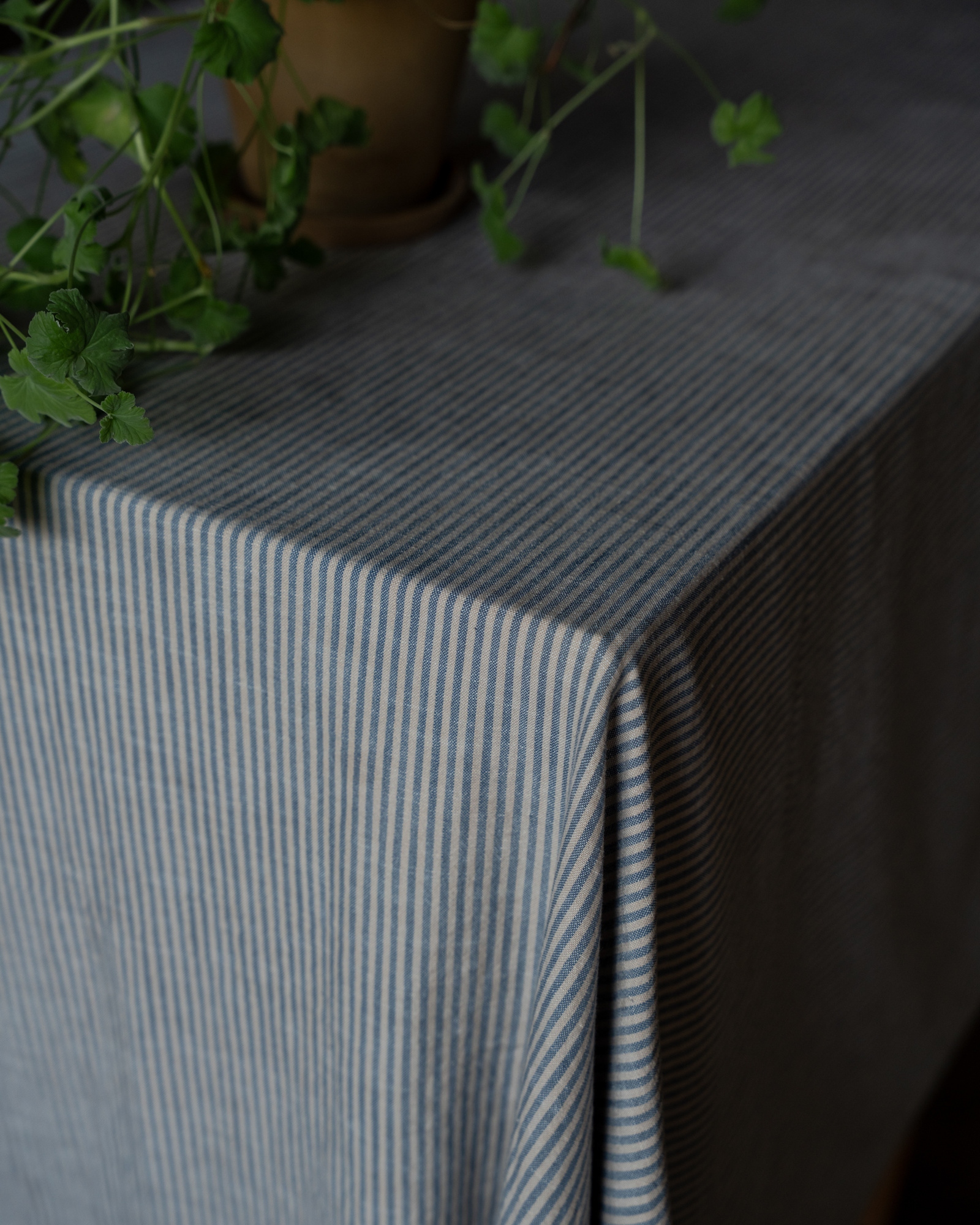 Ernst Tablecloth Striped Thin Stripes 145x300 Blue/White