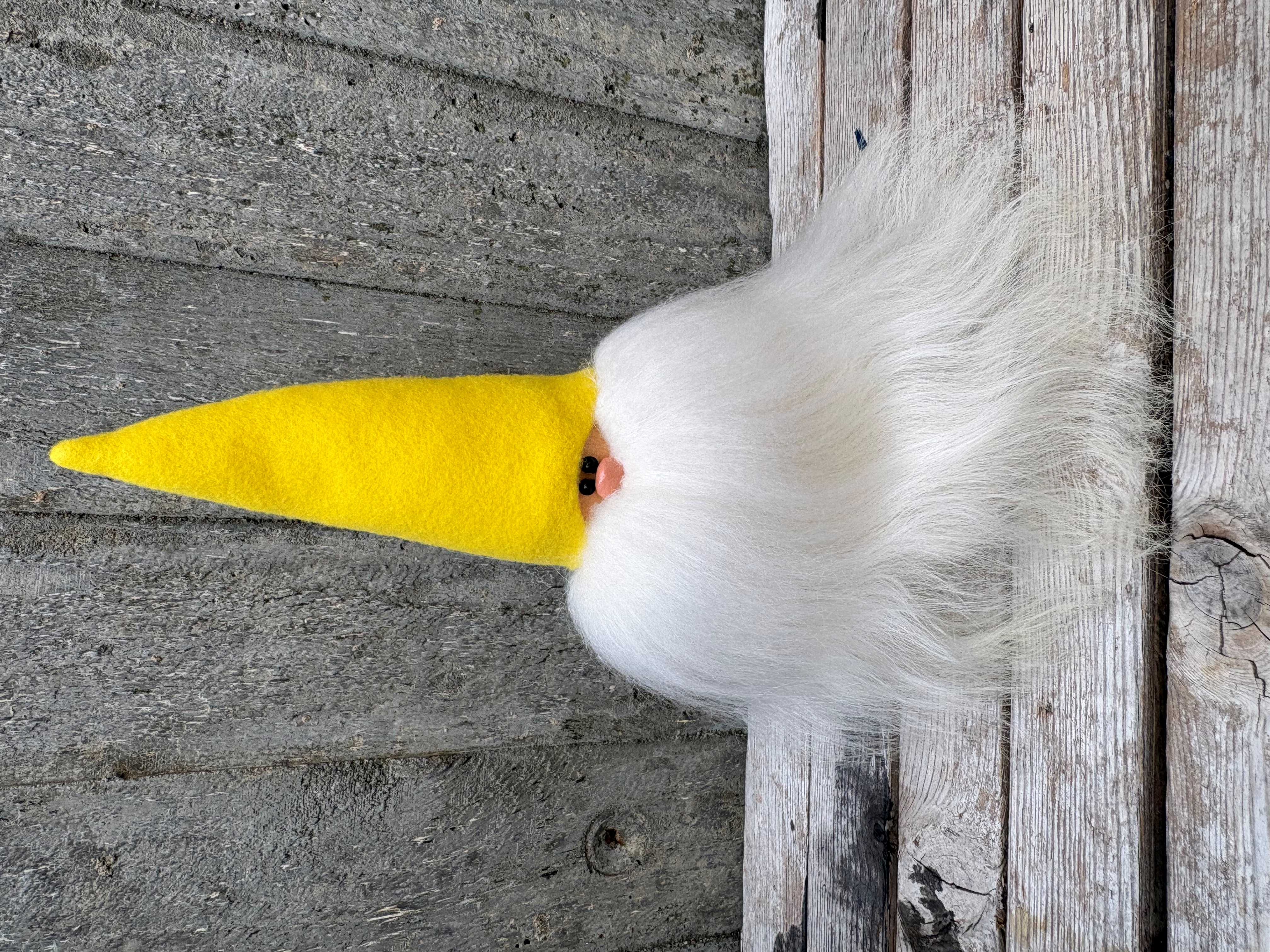 Stor Skäggtomte 30 cm Gul Mössa Islandsfår Vitt Skägg Påsktomte