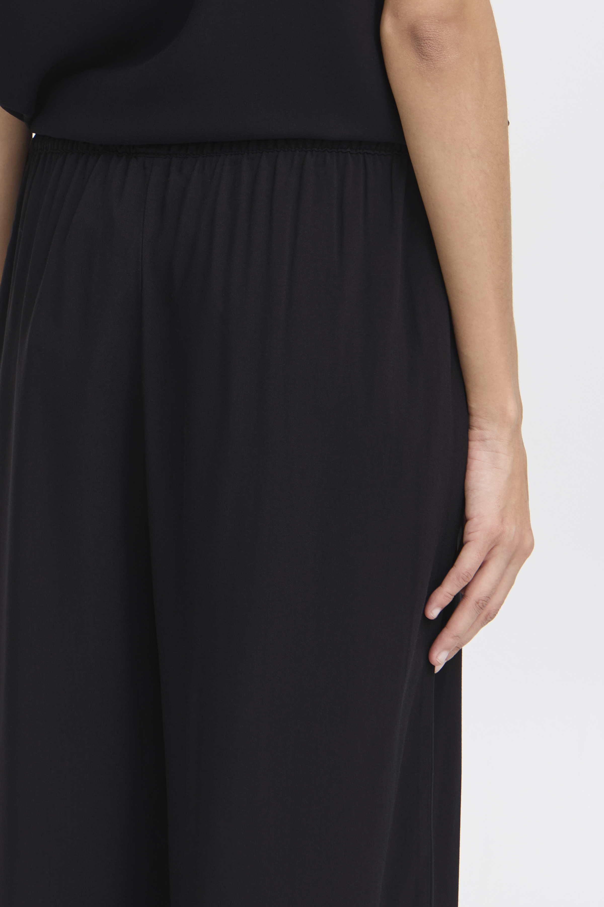 BYMMJOELLA CROP PANTS 2 - Black - 6