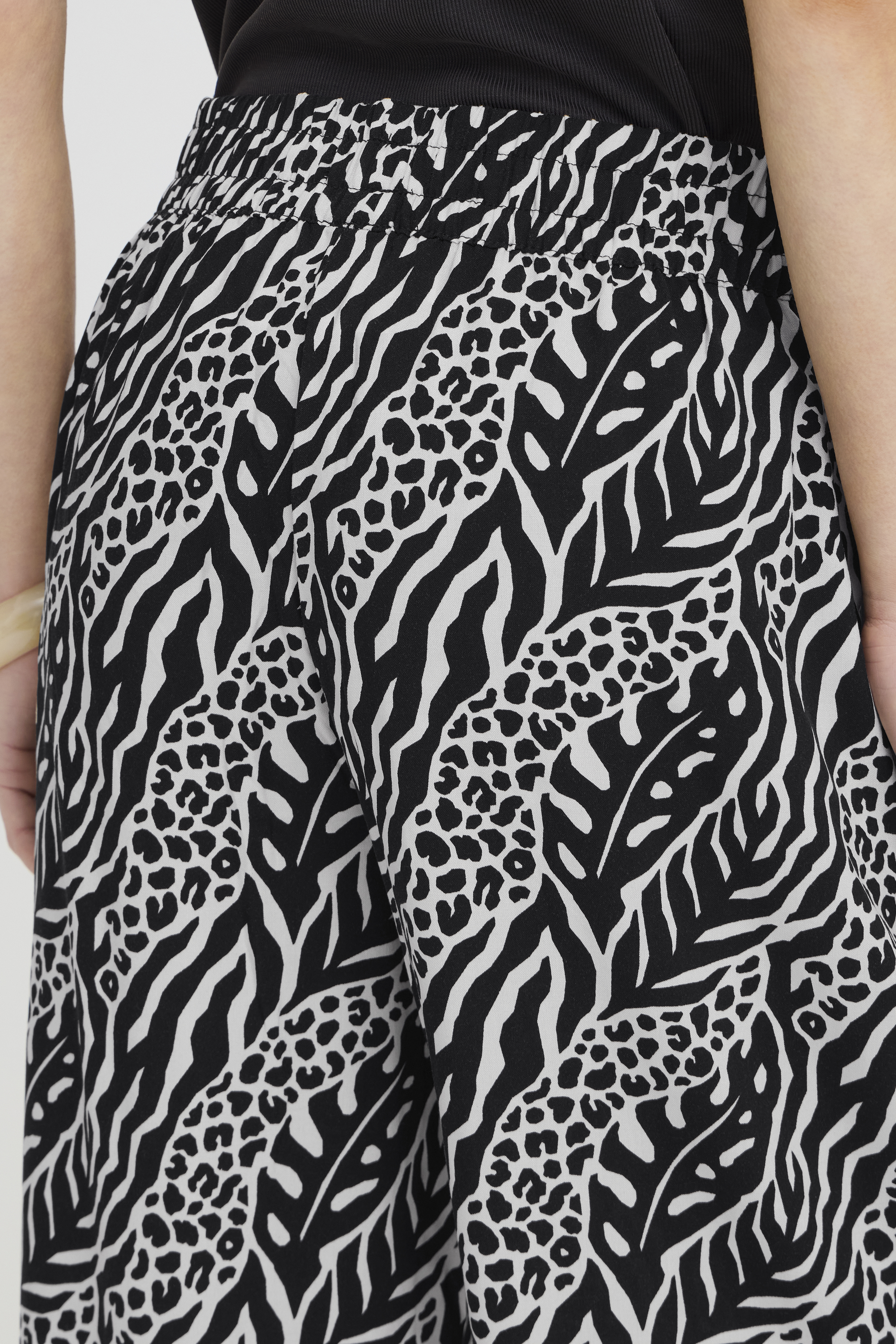BYMMJOELLA CROP PANTS 2 - NATURE VIBES METEORITE - 4