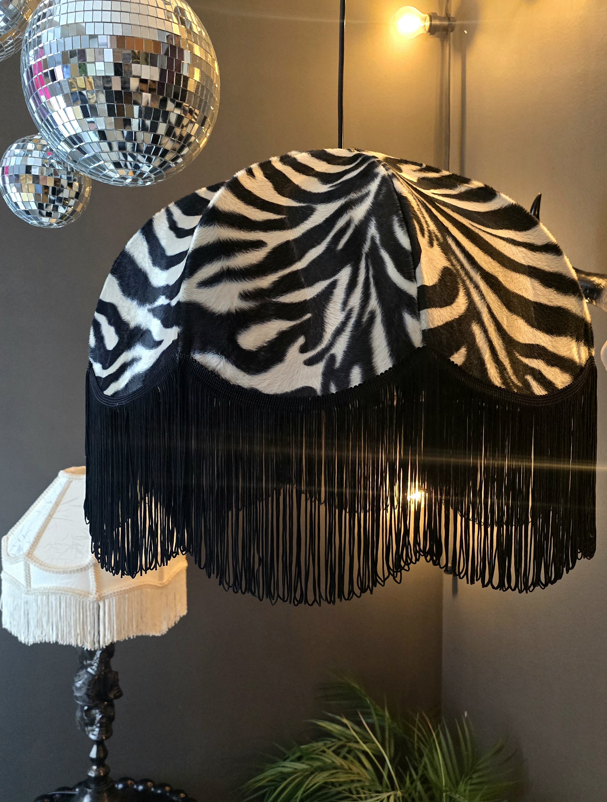Taklampa Retro 50 - Zebra/Svart frans