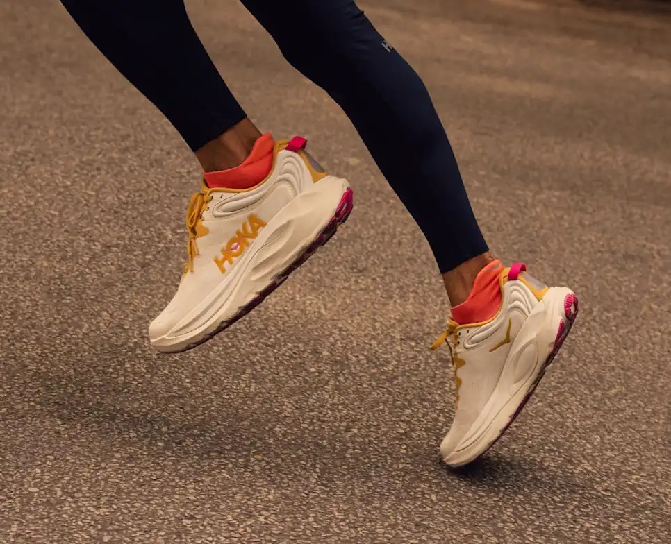 Hoka One One W Gaviota 6 - Birch/Yellow Gold - 9
