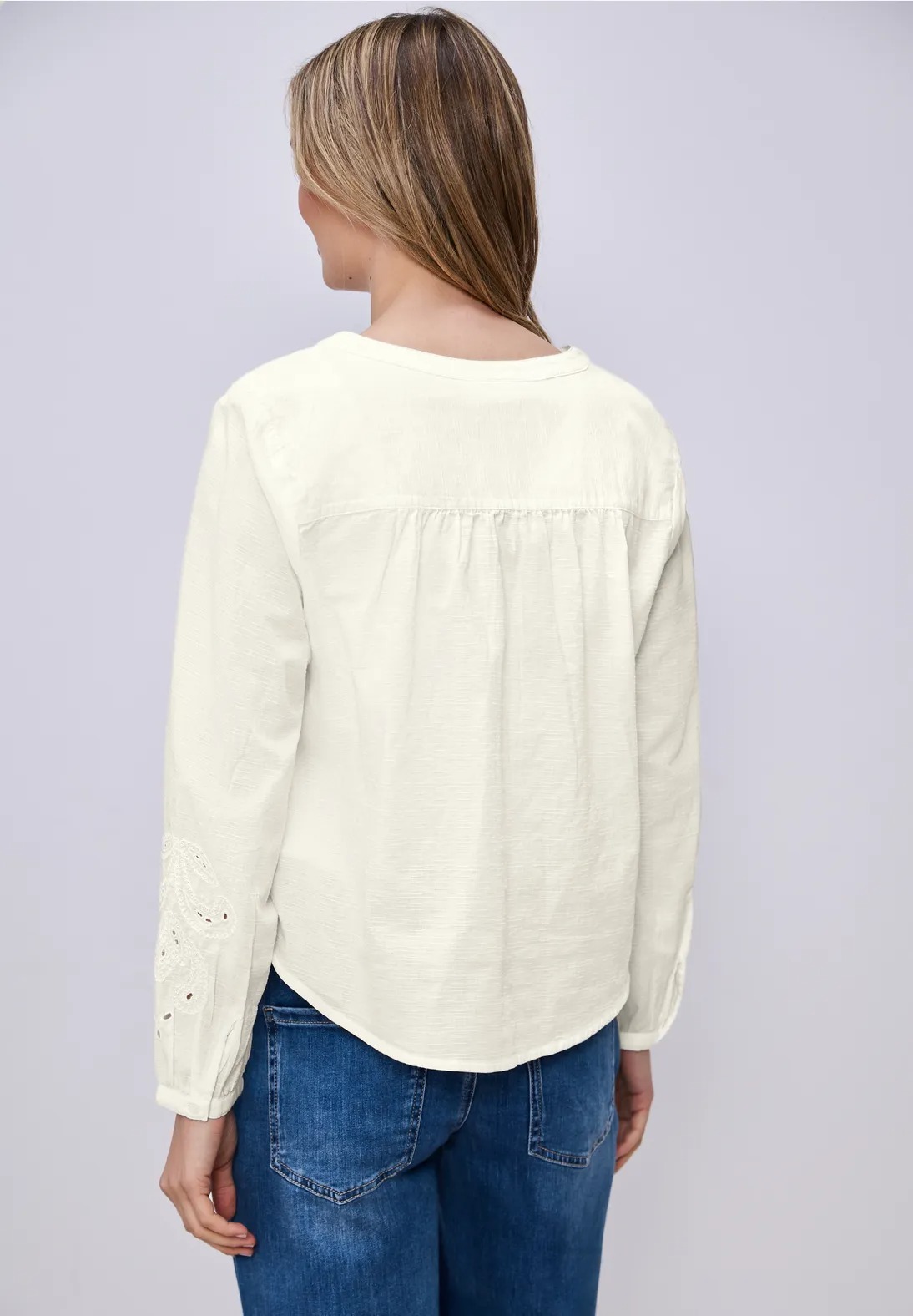 V-Neck Buttoned Blouse W Embro - Off White - Street One