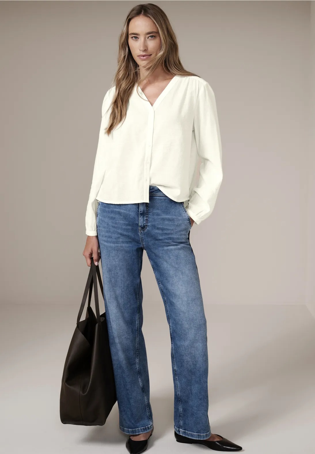 V-Neck Buttoned Blouse W Embro - Off White - Street One - 3