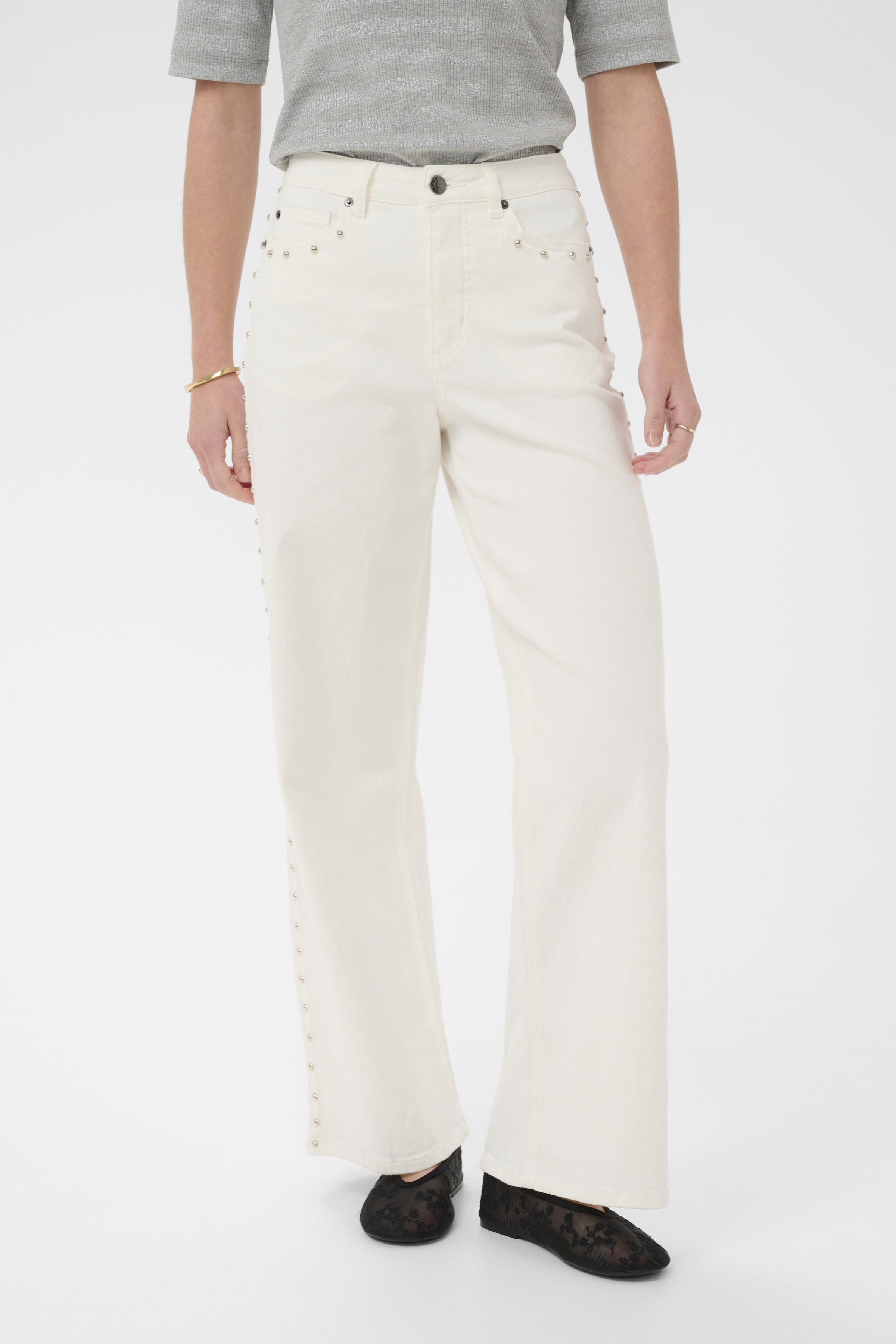 KAjuno jeans Chalk  Vita jeans med nitar