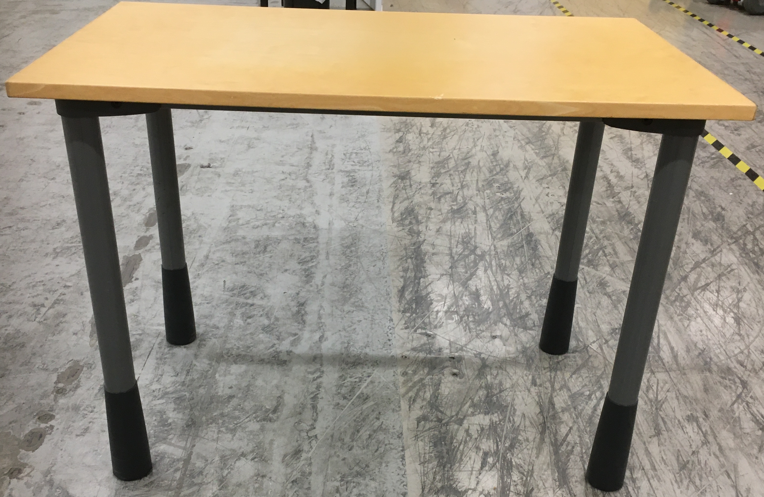 Skrivbord 100x60