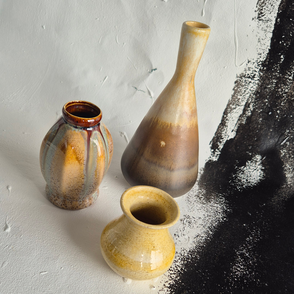vintage STILLEBEN 35 - tre vaser i gult och brunbeige - 2