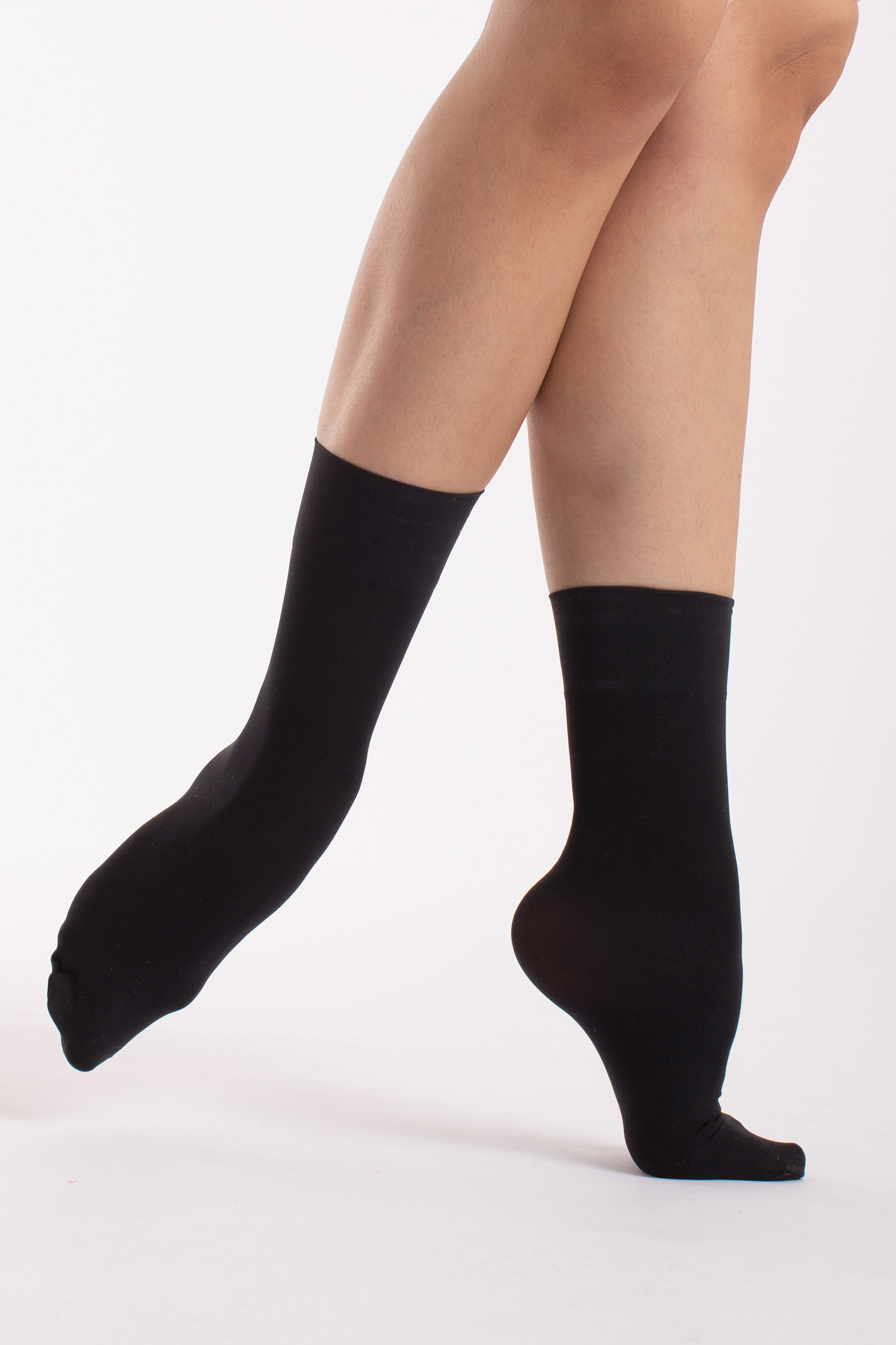 Tunna sockor i svart, vitt eller ljusrosa