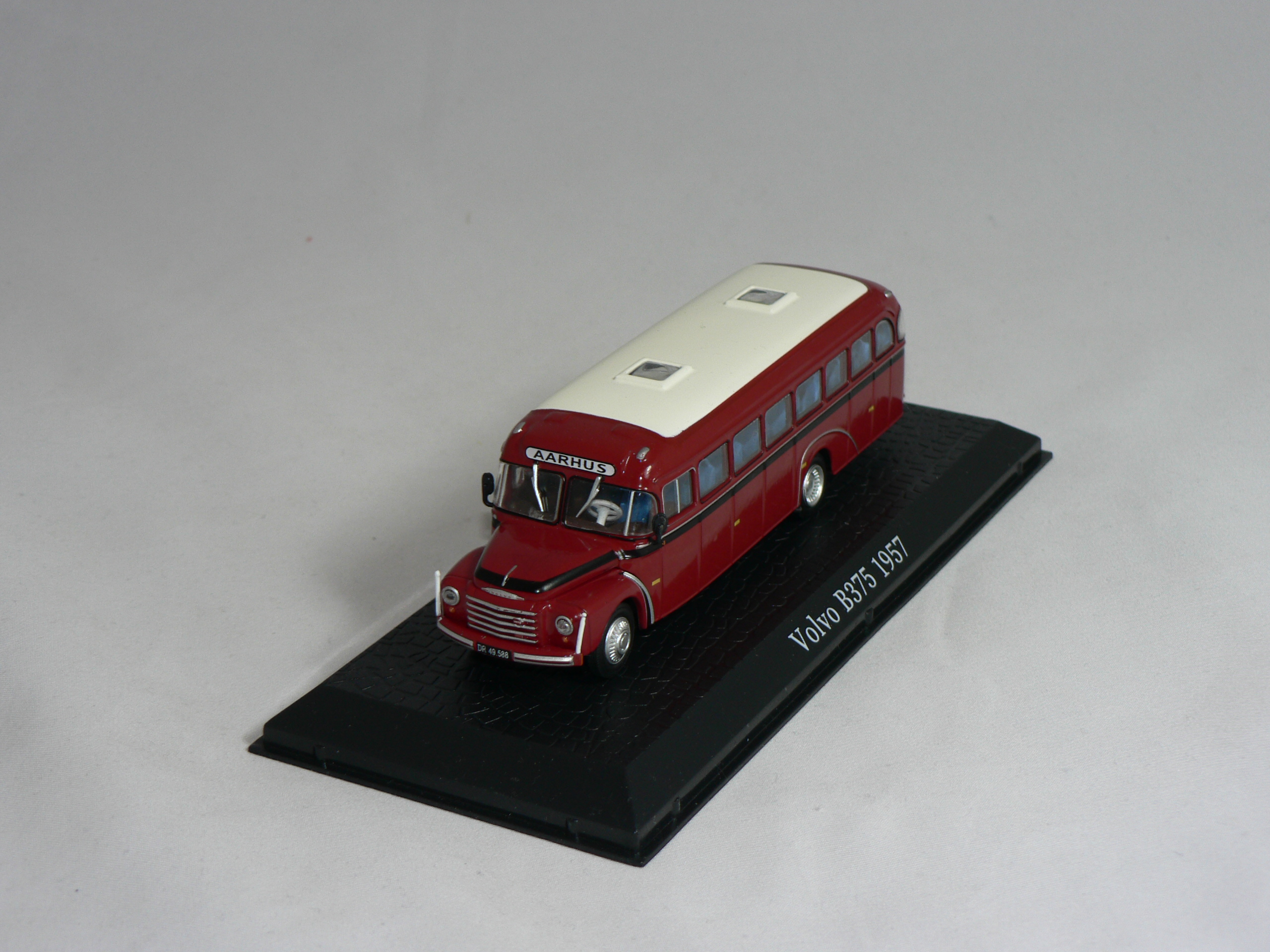 Volvo  B 375  1957   Atlas 1:72