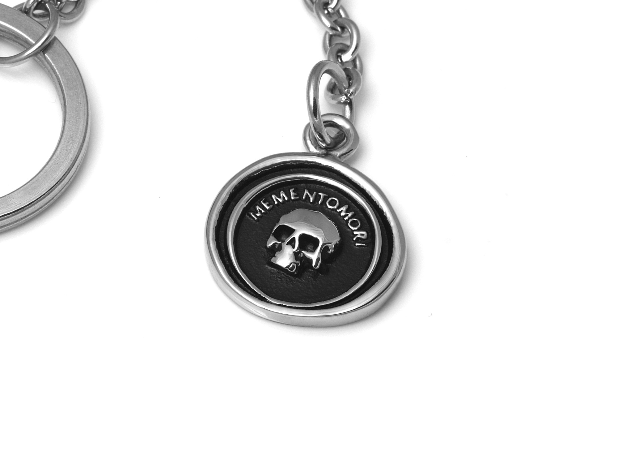 Döskalle Nyckelring i Rostfritt Stål, Skalle Accessoar, Memento Mori Nyckelhållare - 2