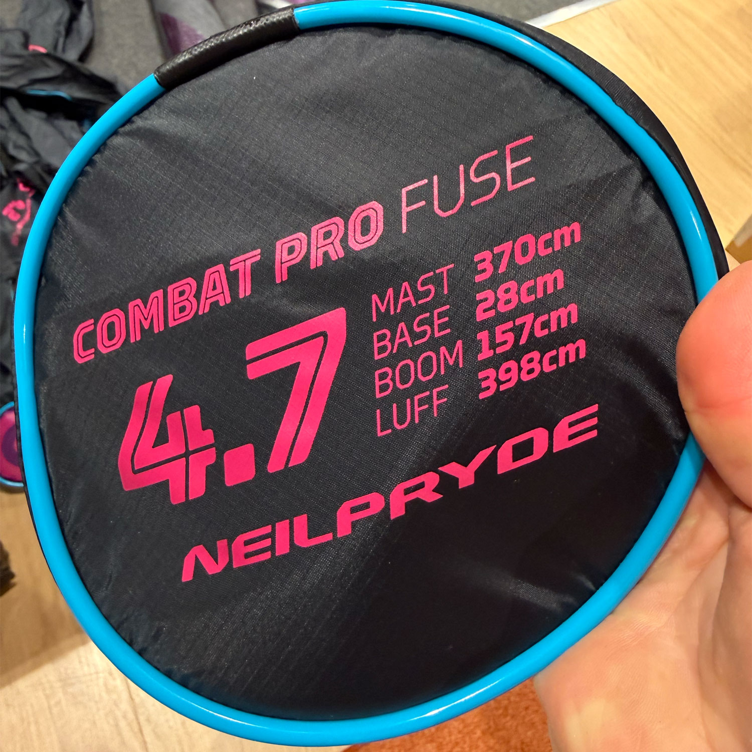 Begagnat vindsurfingsegel 4.7 Neil Pryde Combat Pro Fuse 2024  - 2