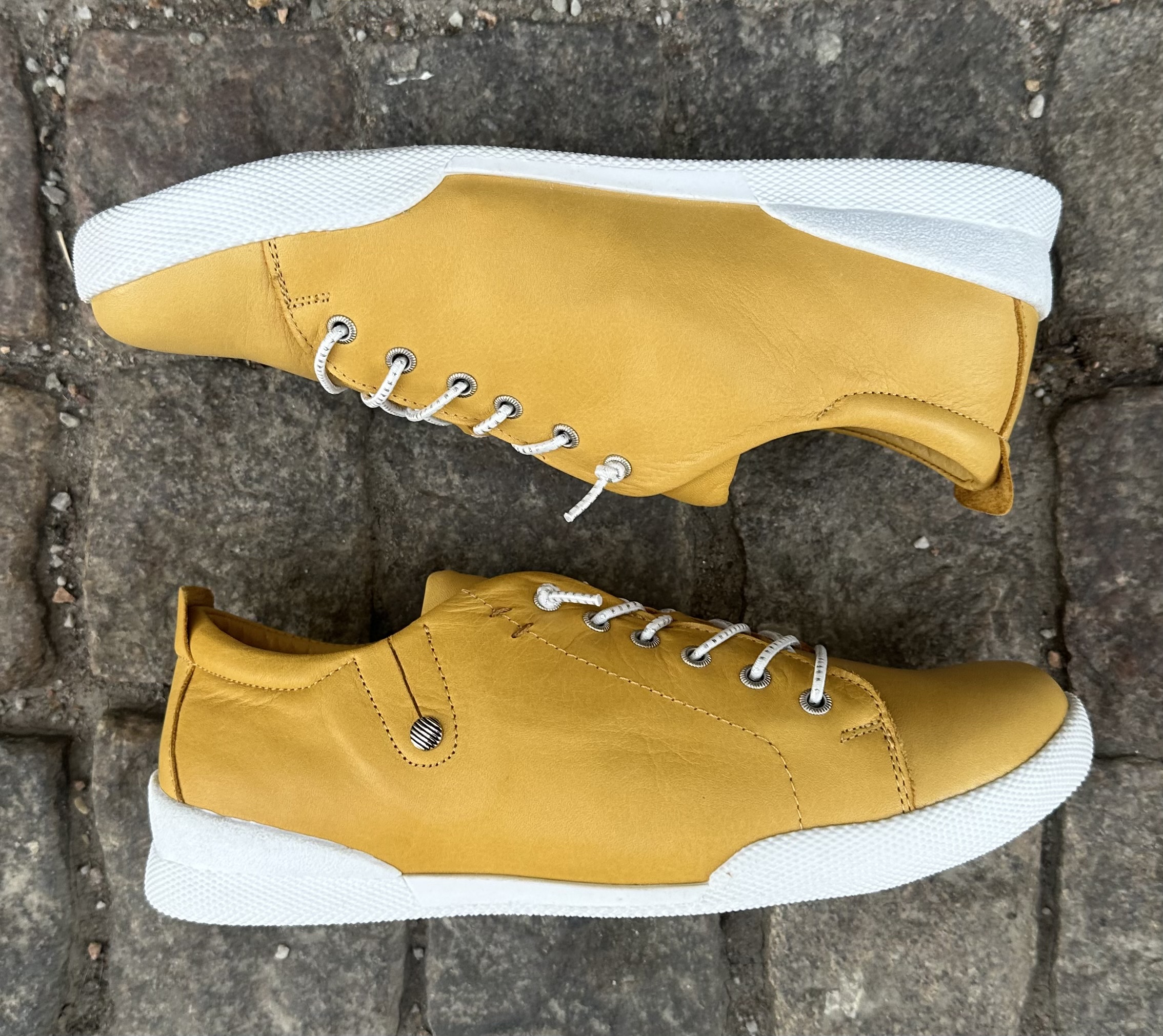 Sneakers från   Charlotte of Sweden, curry - 3