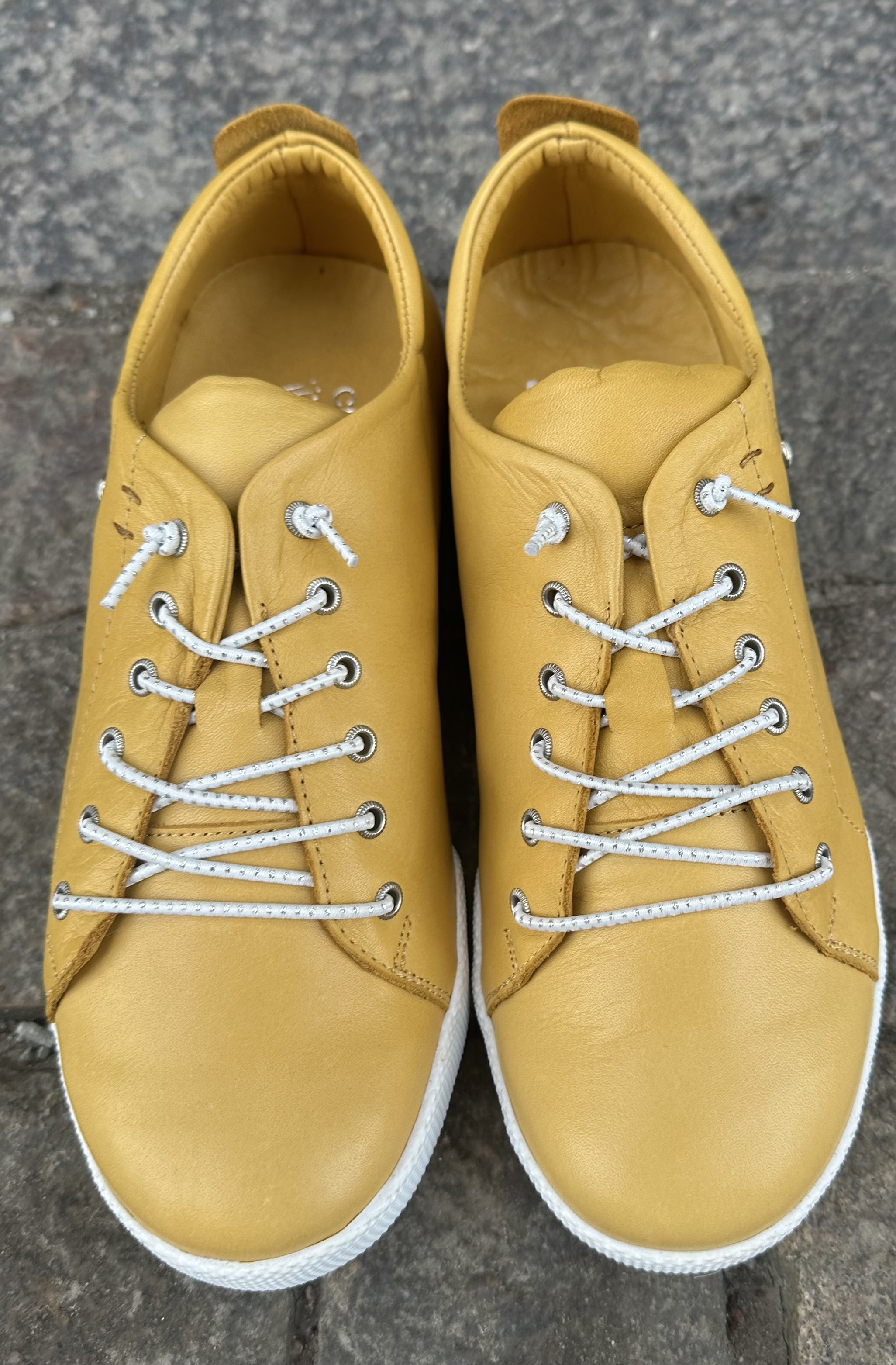 Sneakers från   Charlotte of Sweden, curry - 2