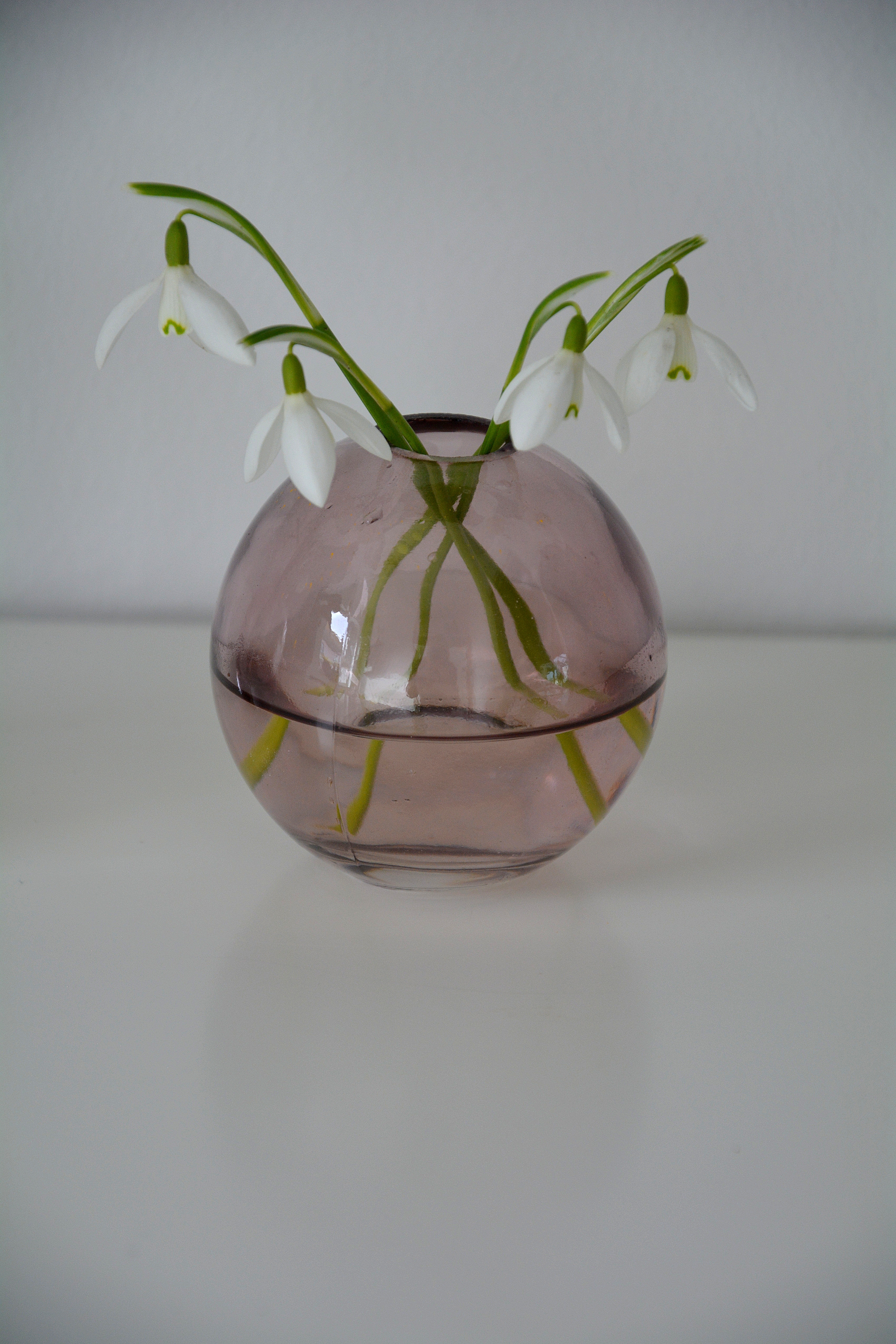 Vas i rosa glas rund 7*7 cm