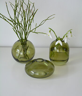 3 st glasvaser i grönt glas 7* 8,5 cm
