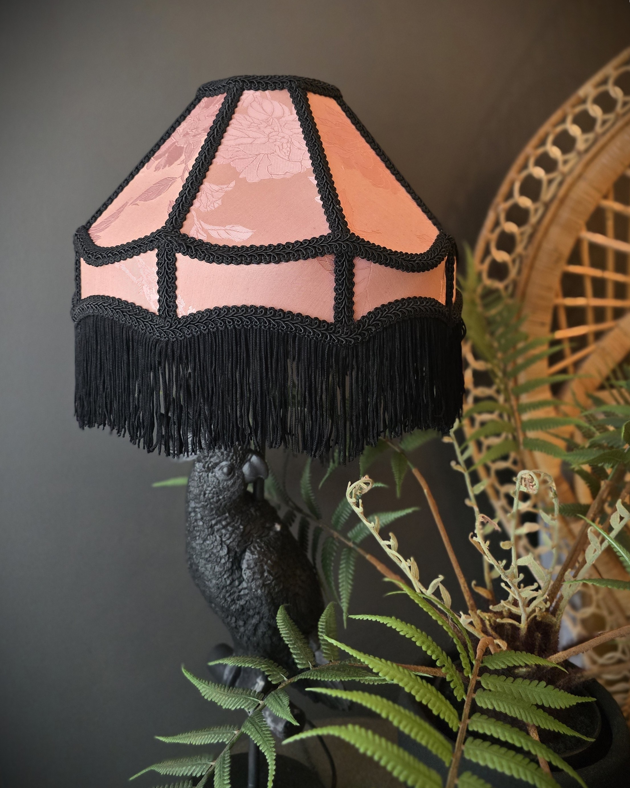 Lampskärm - Pink/Black Fringes