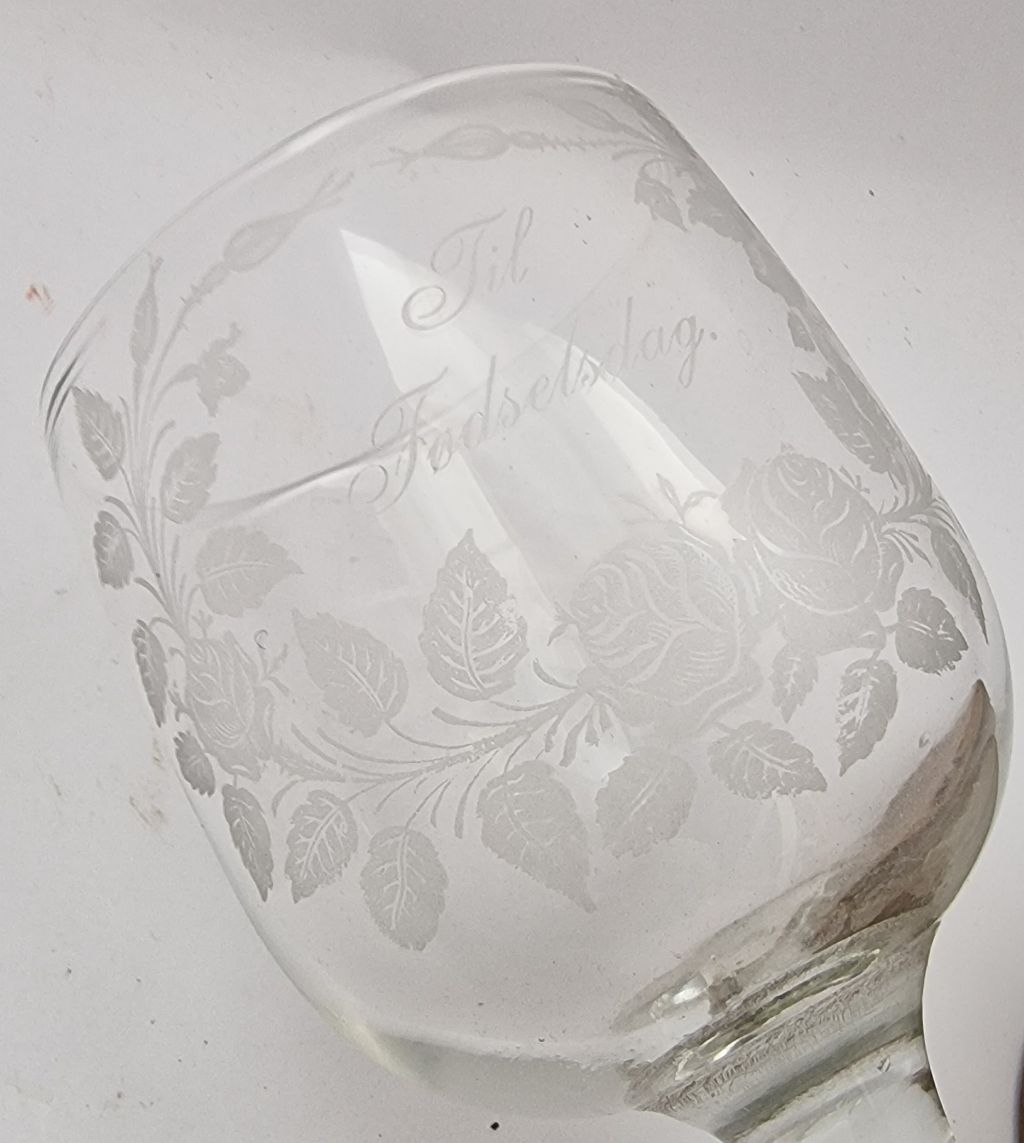 Födelsedagsglas vinglas antikt - 2