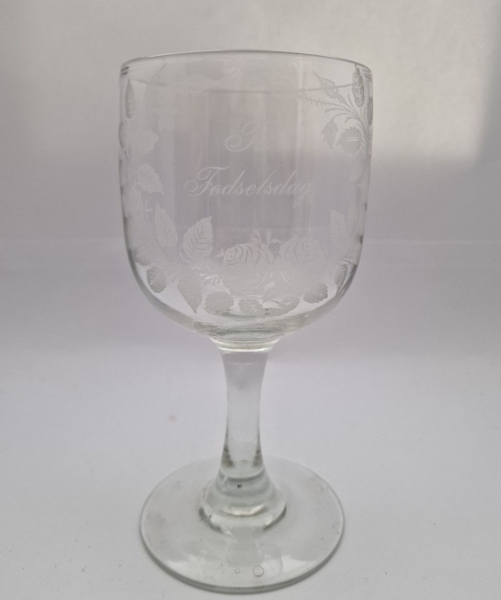 Födelsedagsglas vinglas antikt