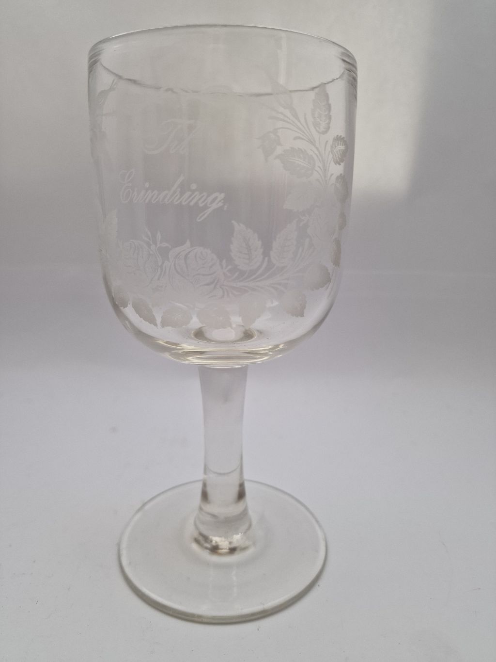 Minnesglas vinglas antikt