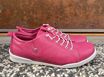 Sneakers från Charlotte of Sweden, hot pink