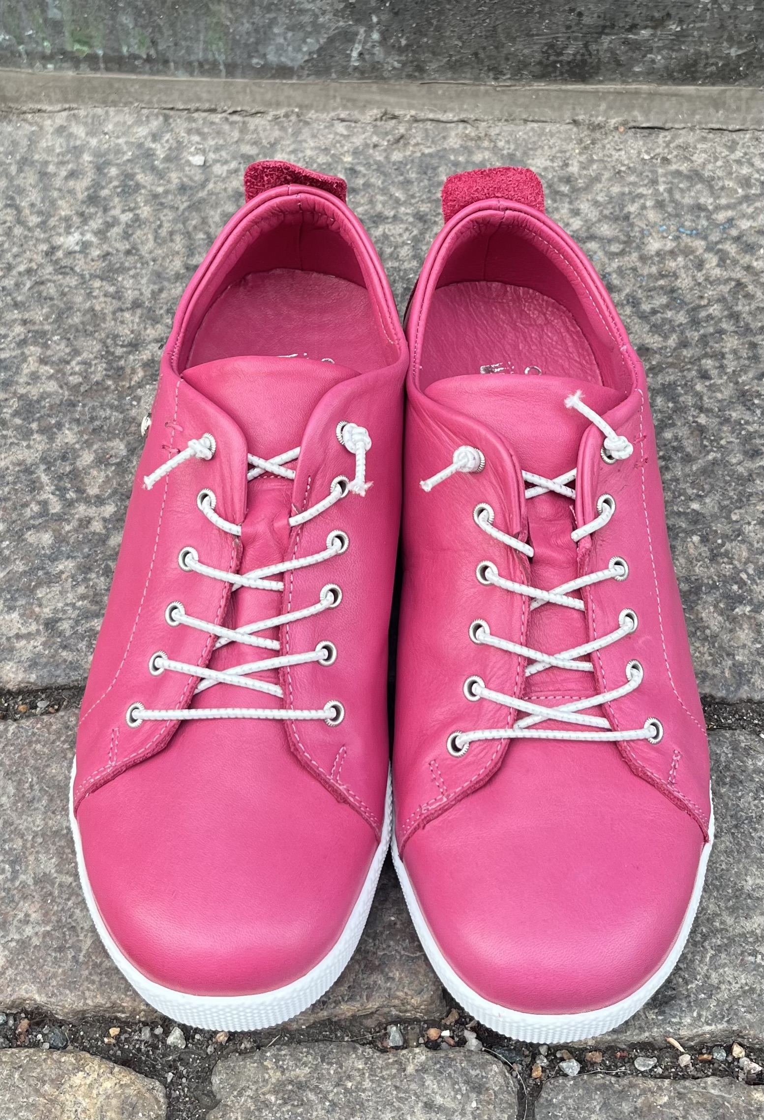 Sneakers från Charlotte of Sweden, hot pink - 4