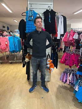 Svart pojkjacka från JIV med klubbens logga broderad i vitt