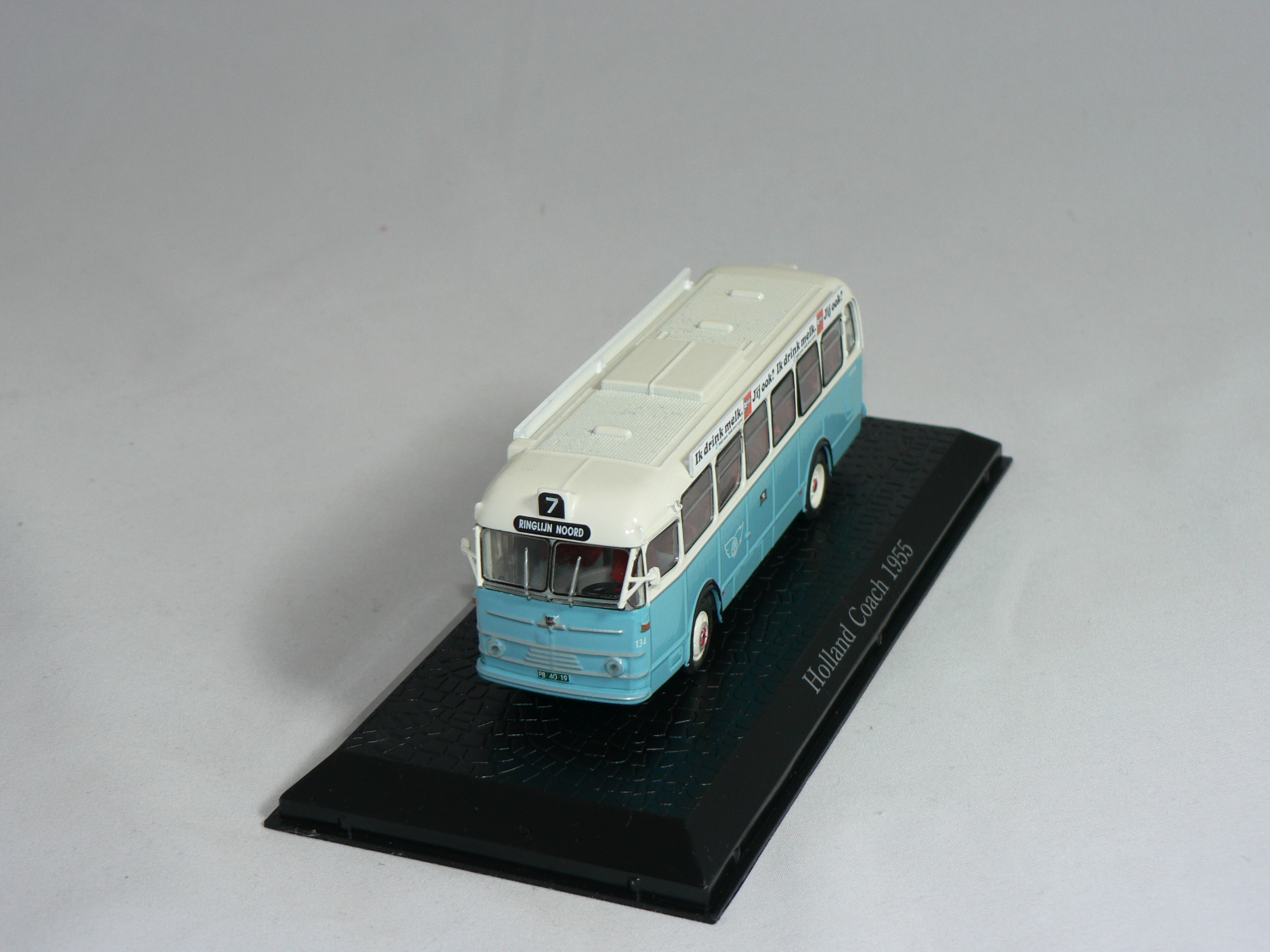 Holland Coach  1955  1:72 Atlas