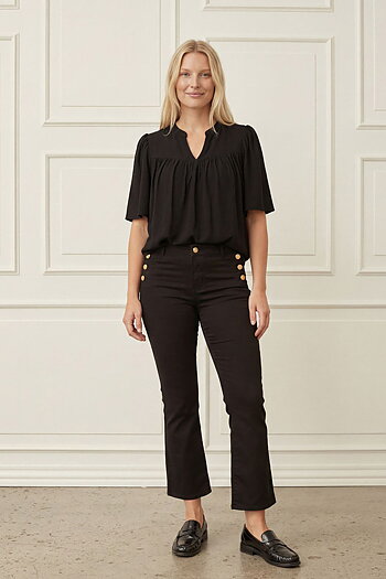 Isay - Pearl Blouse Black