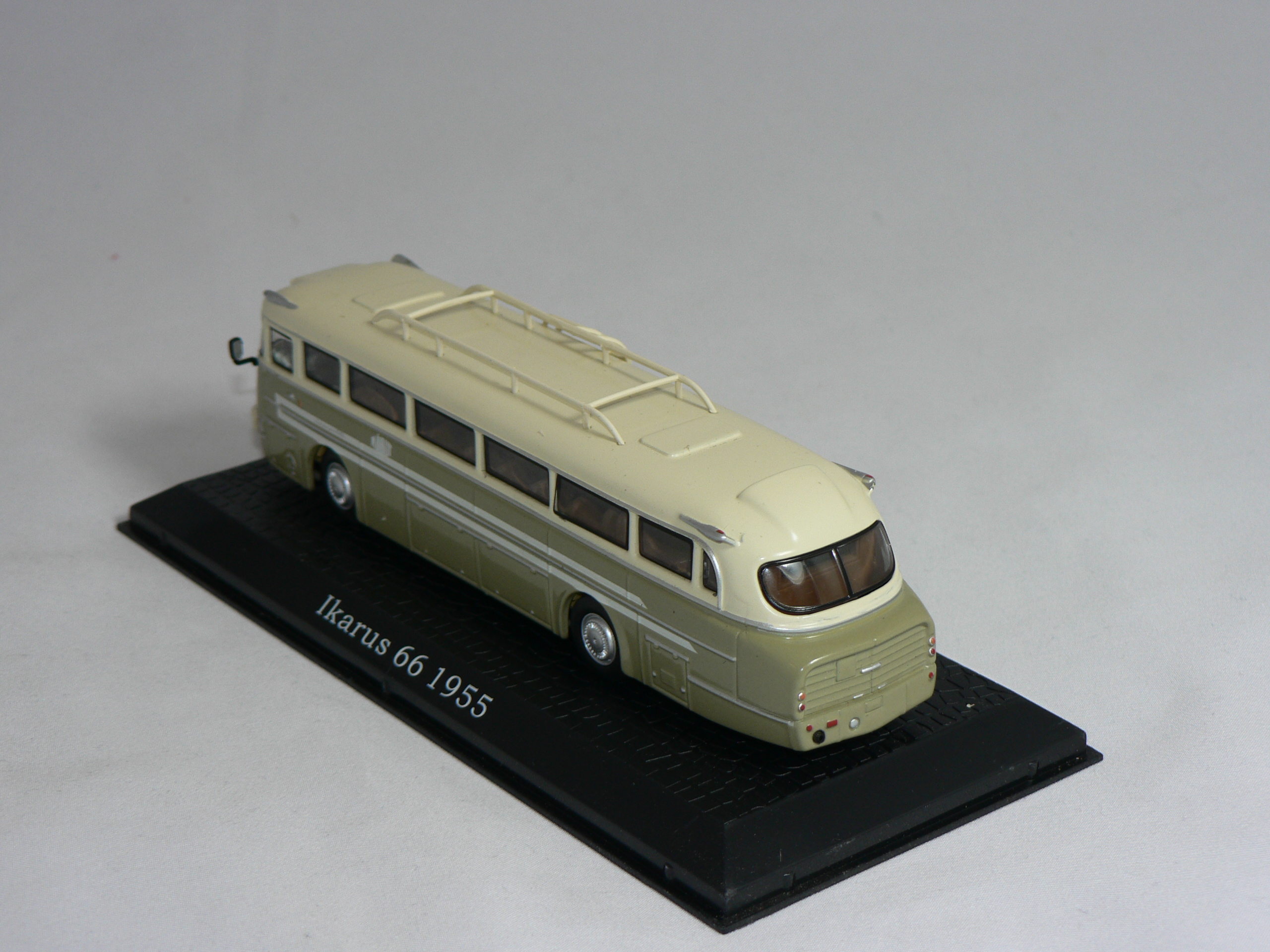 Ikarus   66  1955    1:72  Atlas - 2