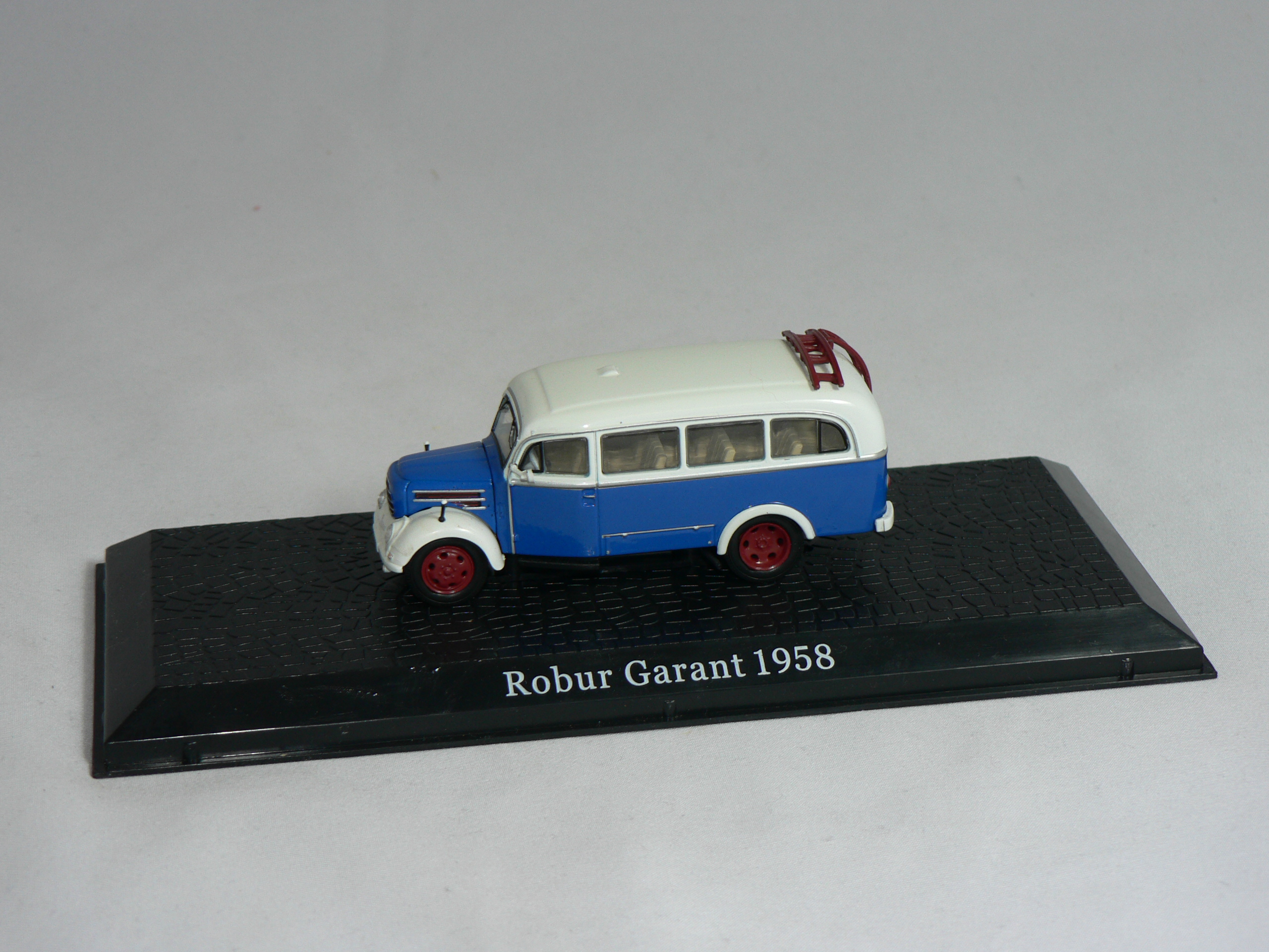 Robur  Garant  1958   1:72  Atlas - 3