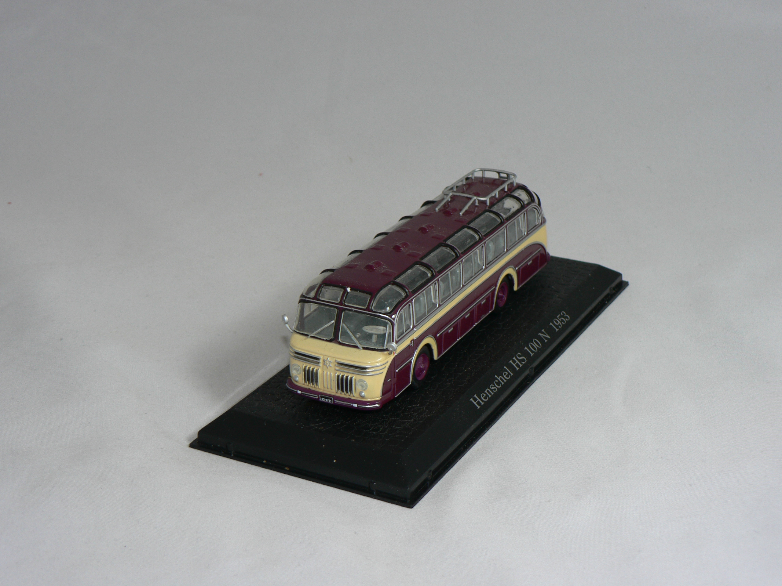 Henschel  HS  100 N  1953   1:72  Atlas