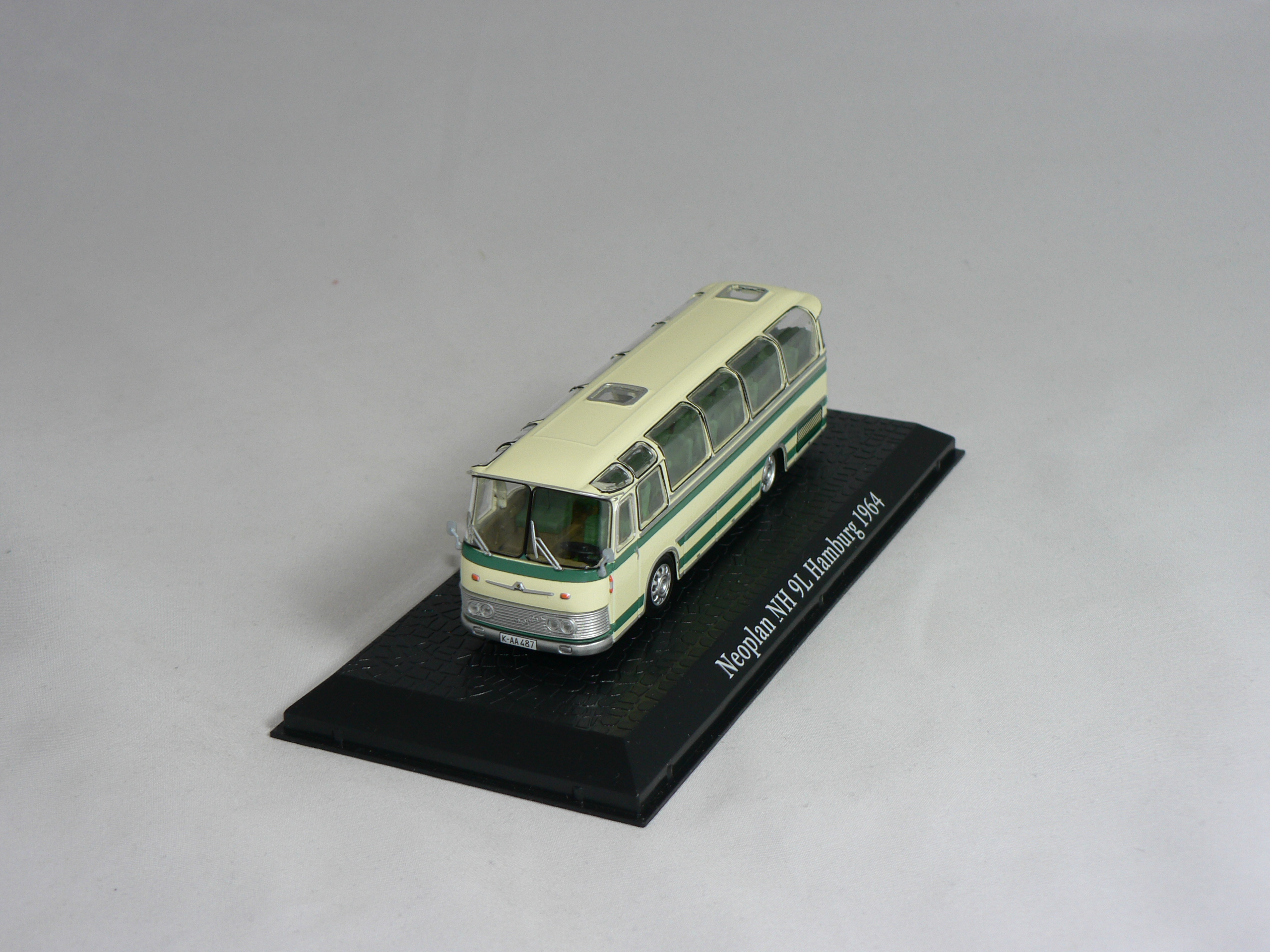 Neoplan NH 9L  Hamburg  1964  1:72  Atlas