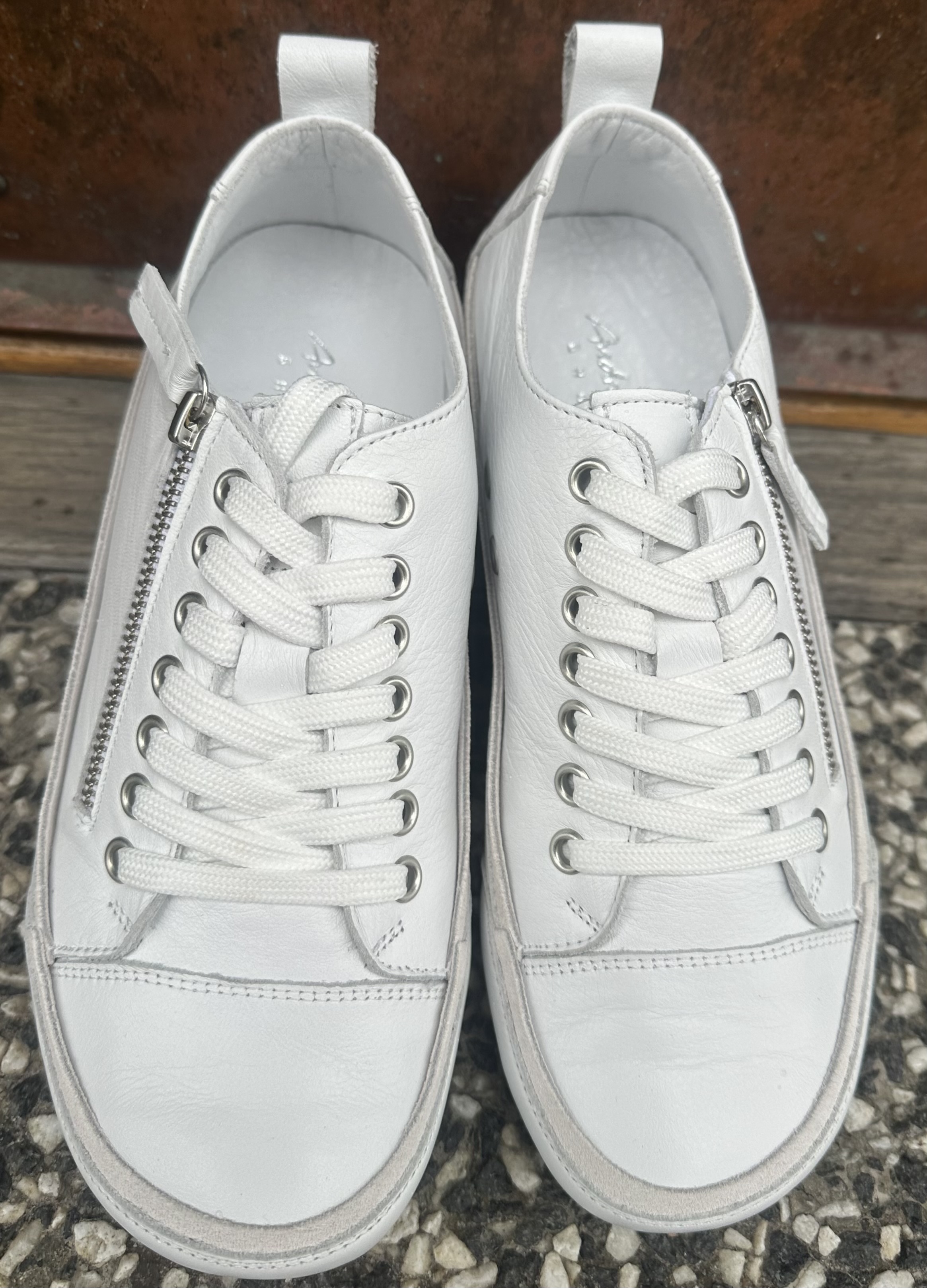 Rymliga sneakers från  Andrea Conti, jeans/ vit - 2