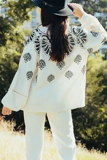 Qnuz - Blouse W Embrodery Ecru