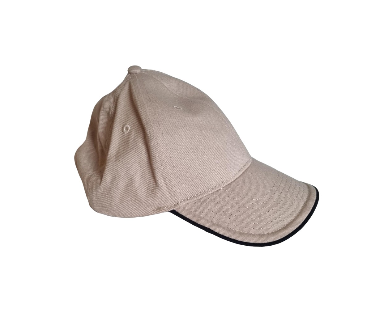Beige keps med svart kant - 2
