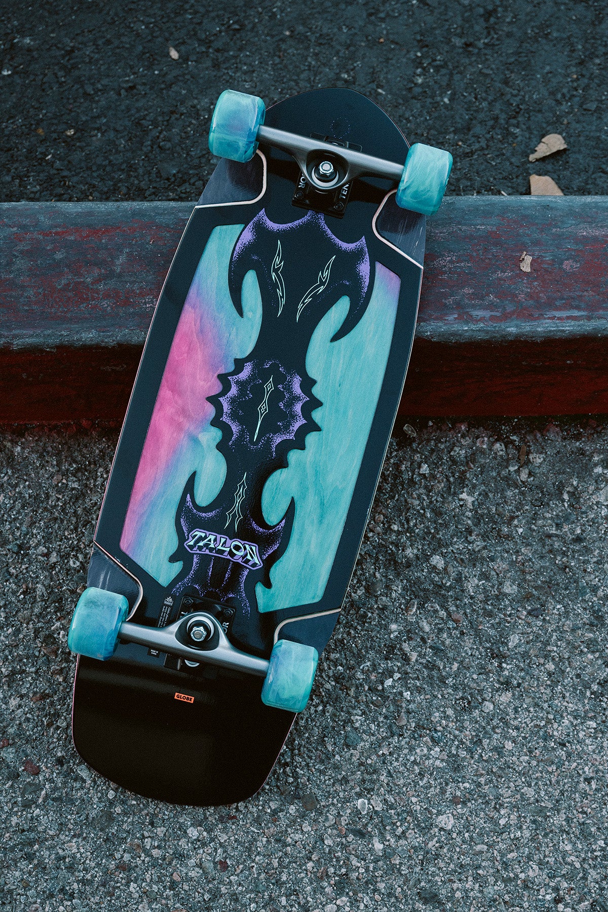 Globe Talon 30" Black/Blue/Green Cruiser Skateboard - 6
