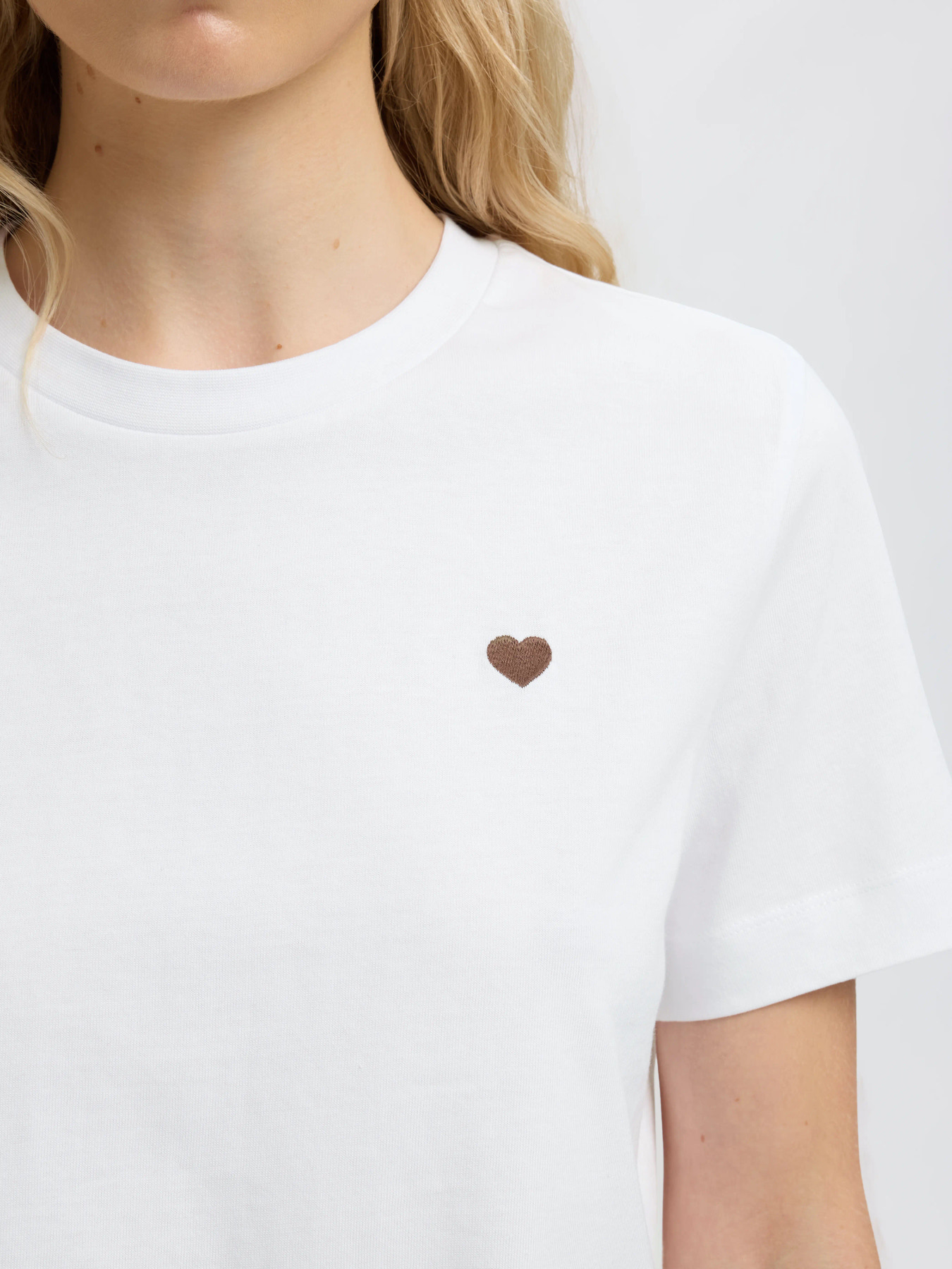SLFELLA SS EMB BOXY TEE FT Bright White Brown Heart EMB - 2