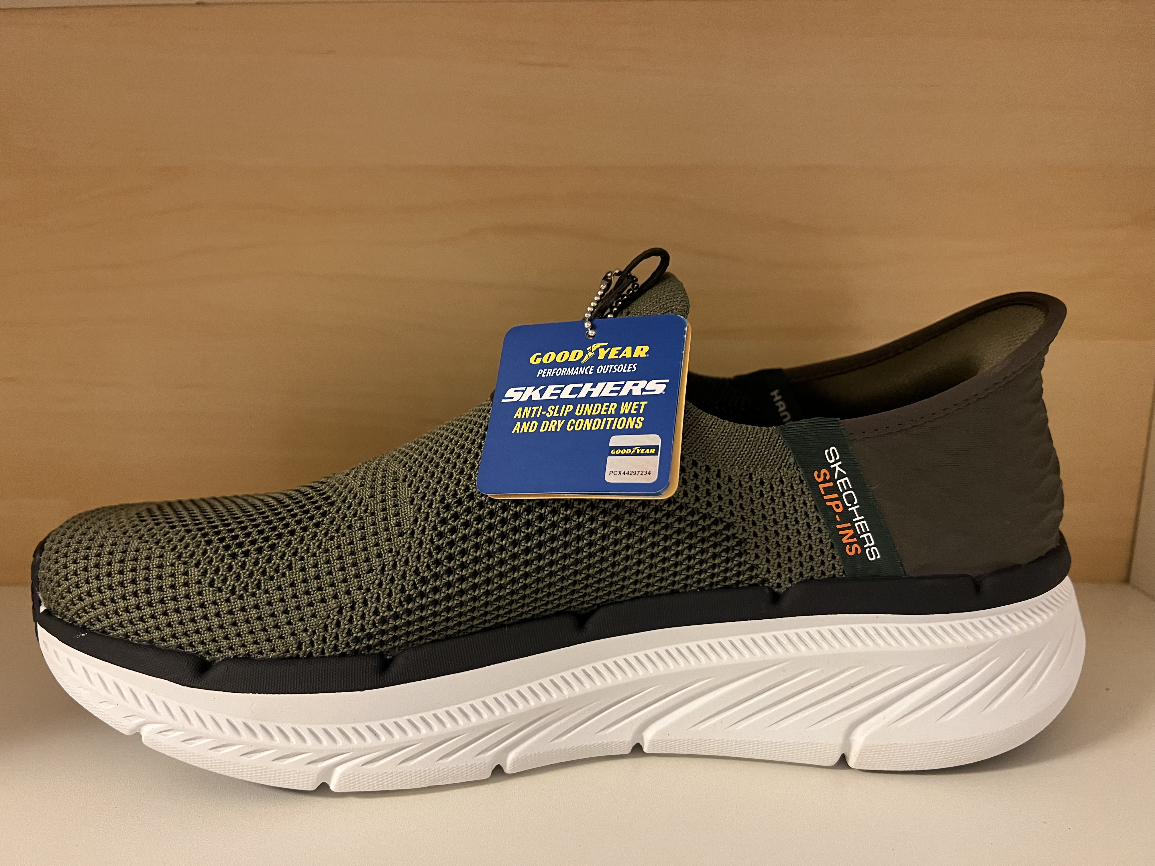 Skechers Herrsko "Max Cushion" Slip-ins och med Memory Foam innersula. Good Year yttersula.  Olive/svart/vit. - 3