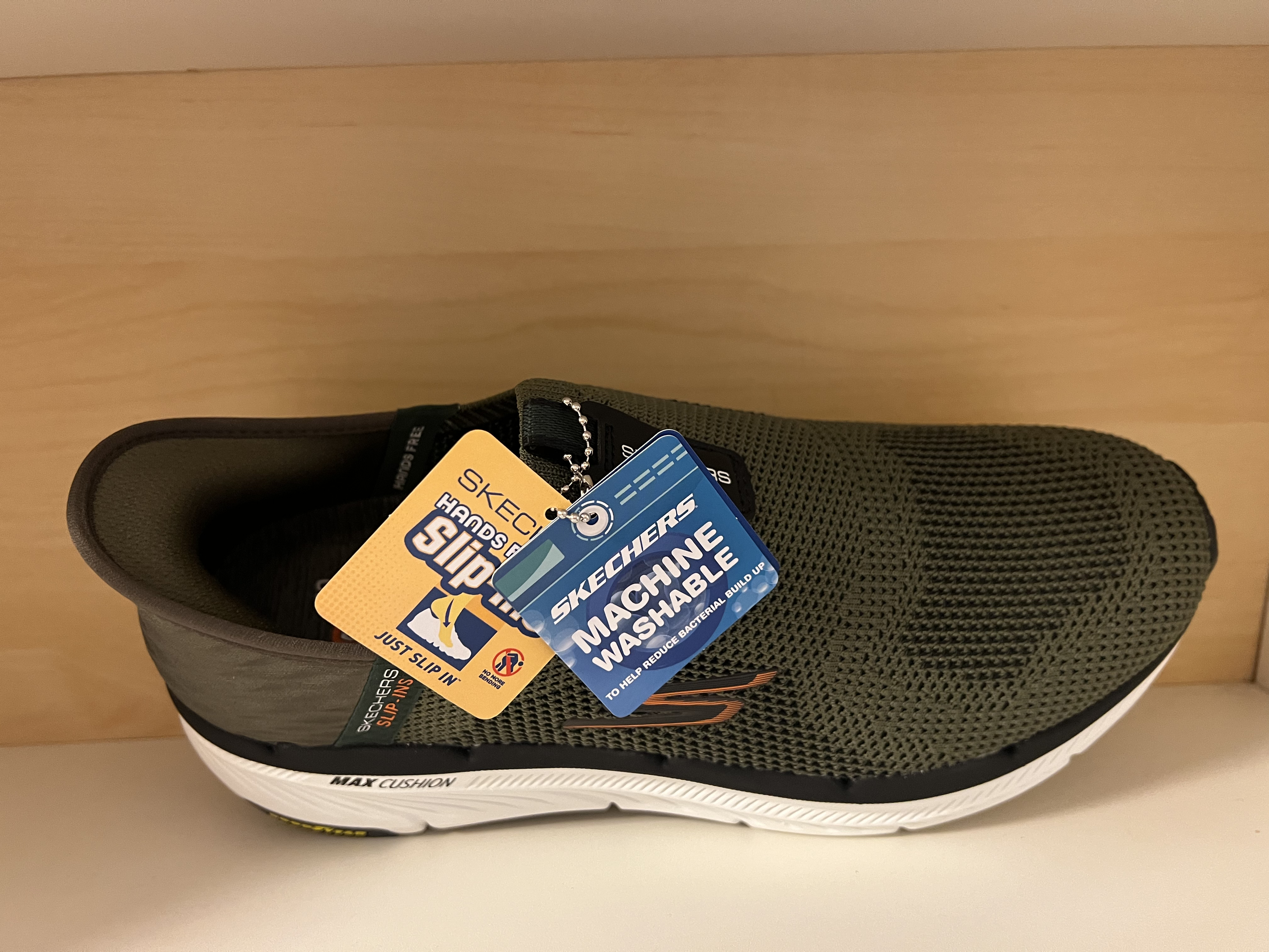 Skechers Herrsko "Max Cushion" Slip-ins och med Memory Foam innersula. Good Year yttersula.  Olive/svart/vit. - 2
