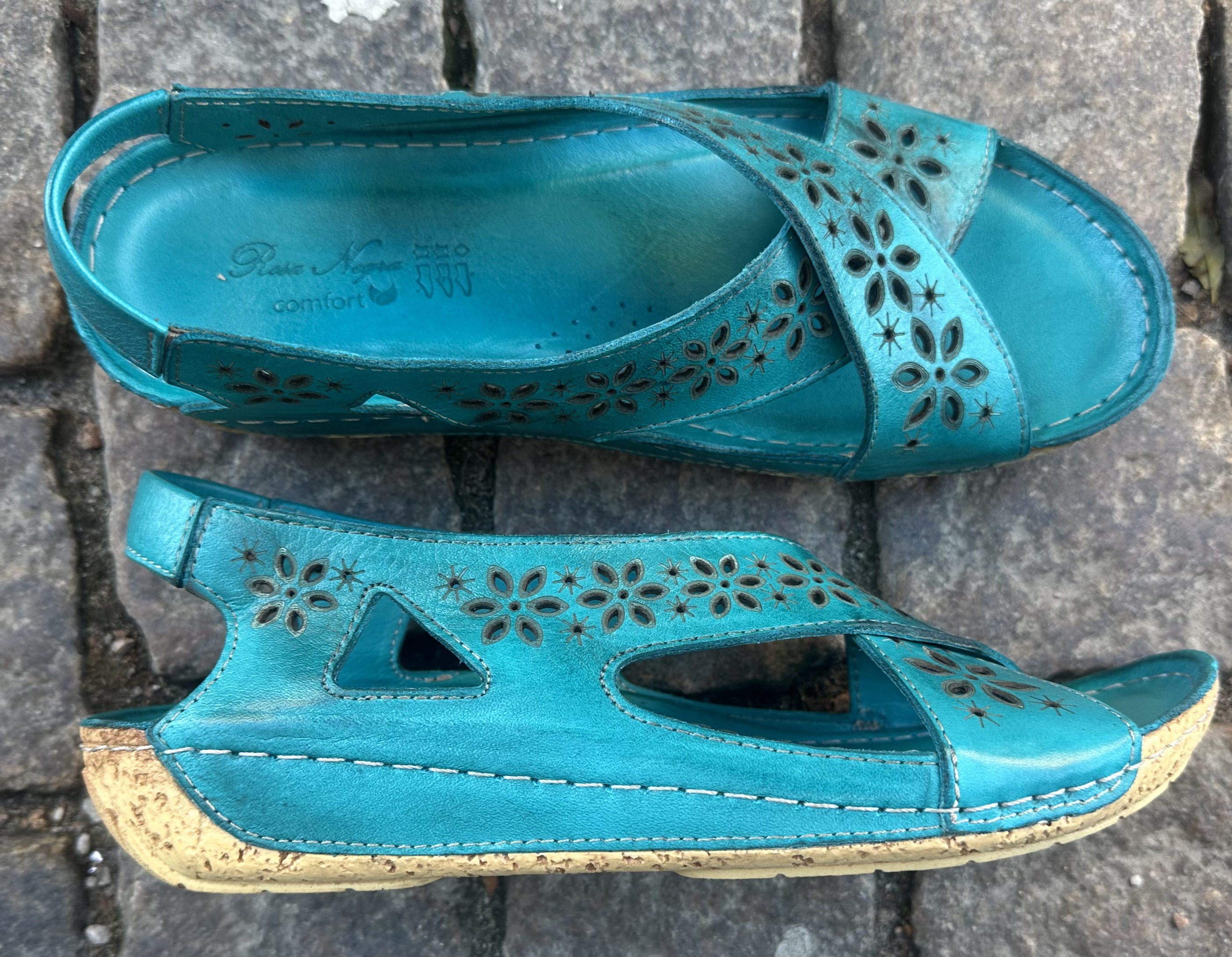 Sandalen "Flower"  i skinn från Rosa Negra, turkos - 2