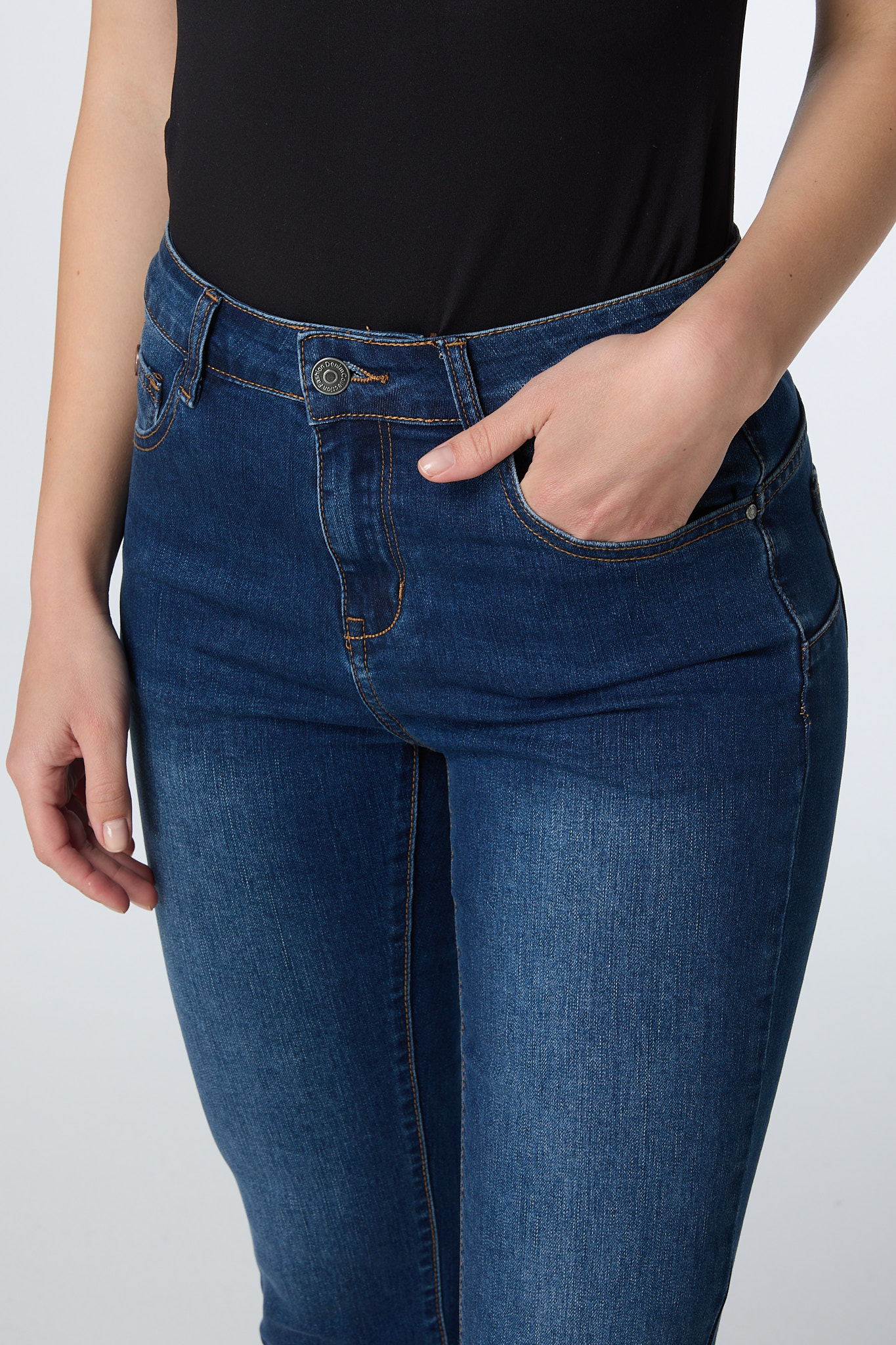 M-CAPRI Dark Blue - 4
