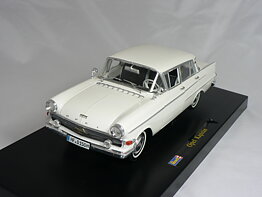 Opel Kapitän 1959 1:18 Revell