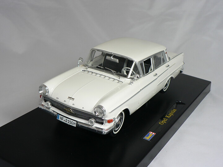 Opel Kapitän 1959 1:18 Revell